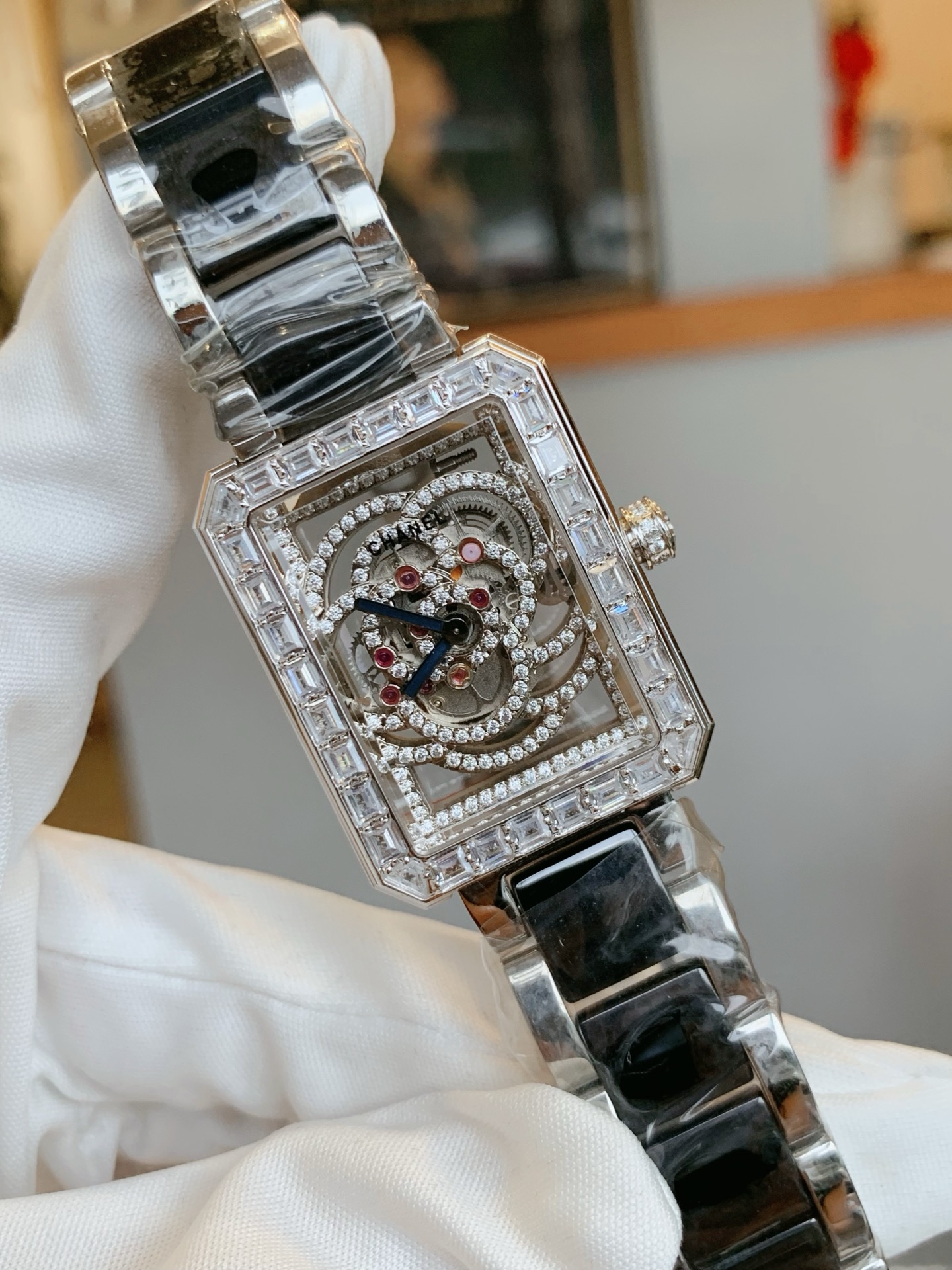 Chanel Première Camélía Skeleton Wristwatch: Elegance and Resilience in Design and Materials - 图片 1