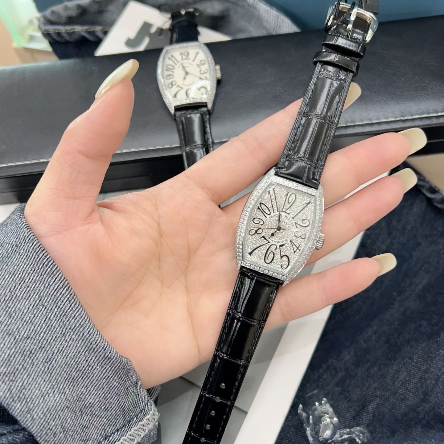 Franck Muller Cintrée Curvex silver diamond-set case, white dial, black leather strap 32mm Unisex Quartz