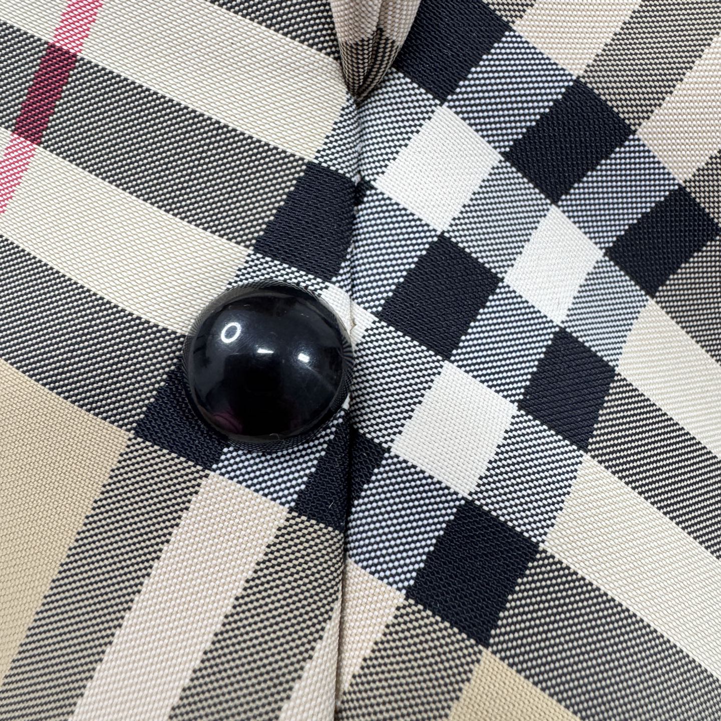 Purchasing a children's fun bag Burberry's latest and cutest limited edition teddy bear series this autumn and winter.
