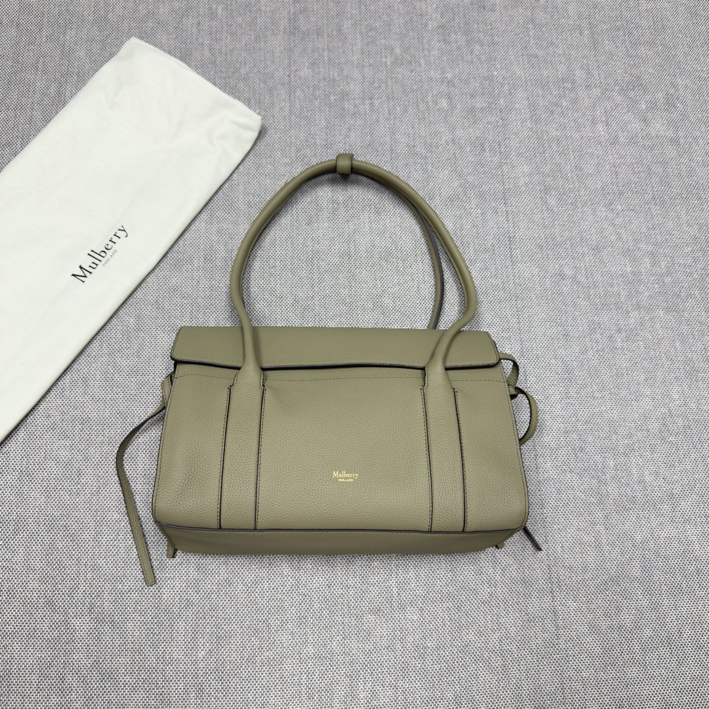 Mulberry's latest loose and modern Bayswater bag.