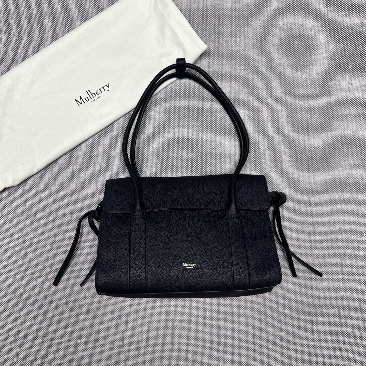 Mulberry's latest loose and modern Bayswater bag.