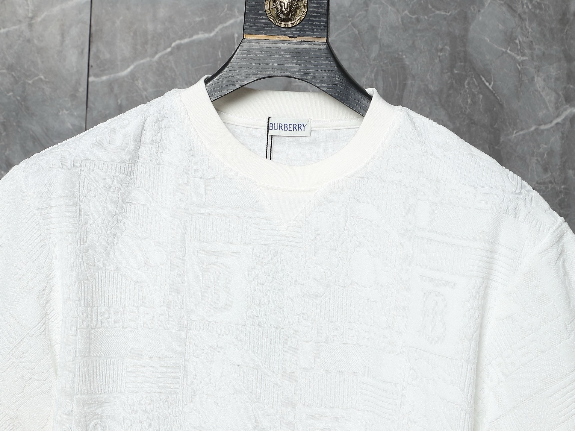 Burberry Conjunto Casual de Verano para Hombre con Textura Jacquard 5 i1748278002904 3317 0 3