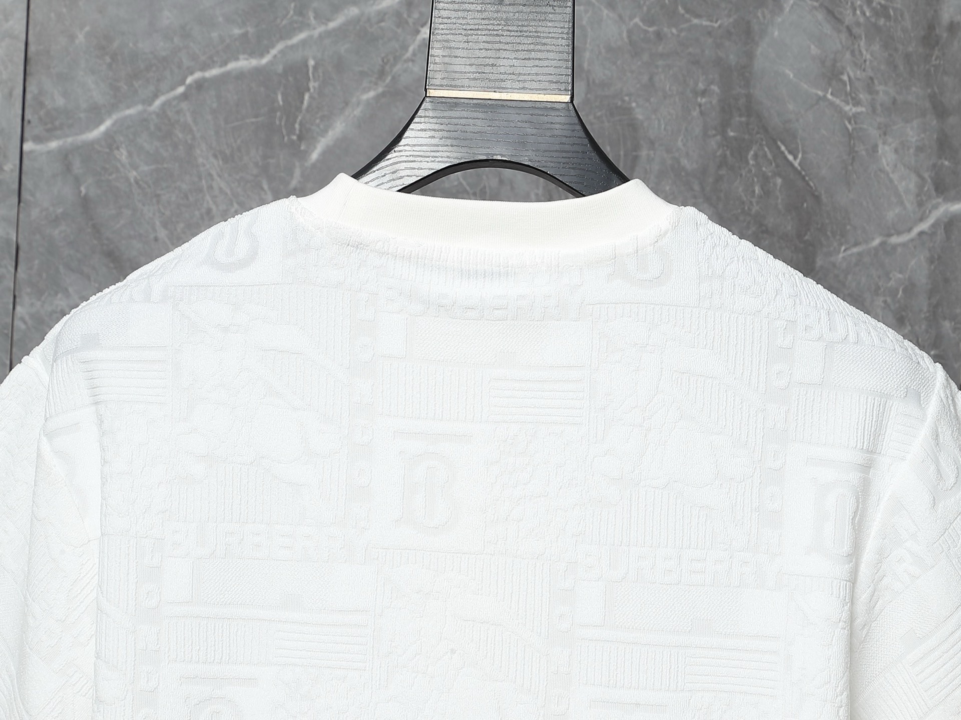 Burberry Conjunto Casual de Verano para Hombre con Textura Jacquard 8 i1748278004361 5234 0 6