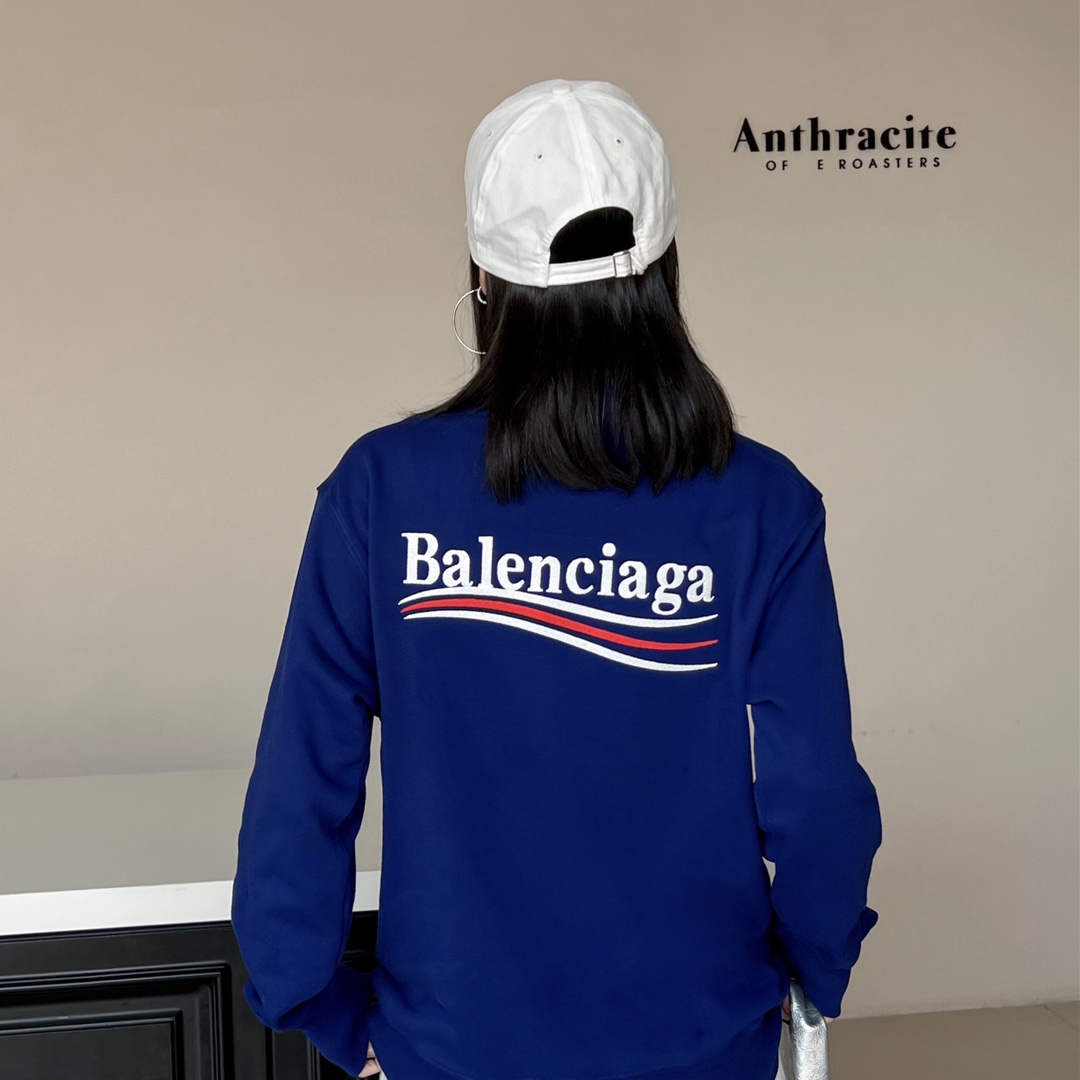 16 Balenciaga 巴黎世家 经典款可乐刺绣卫衣