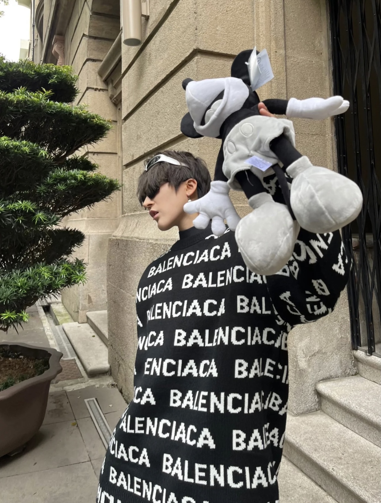 Balenciaga HORIZONTAL ALLOVER CROPPED 满印logo提花毛衣