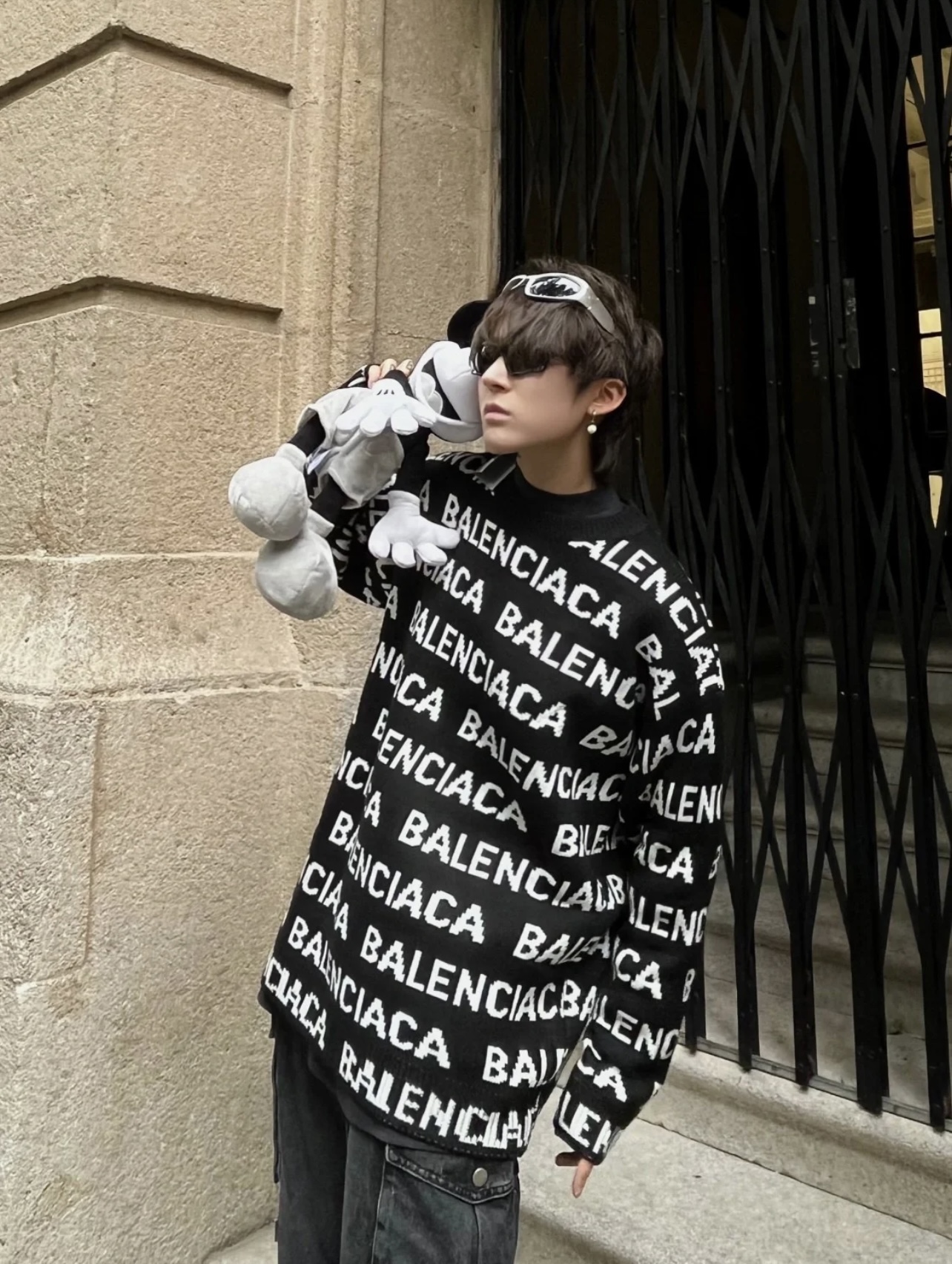 Balenciaga HORIZONTAL ALLOVER CROPPED 满印logo提花毛衣