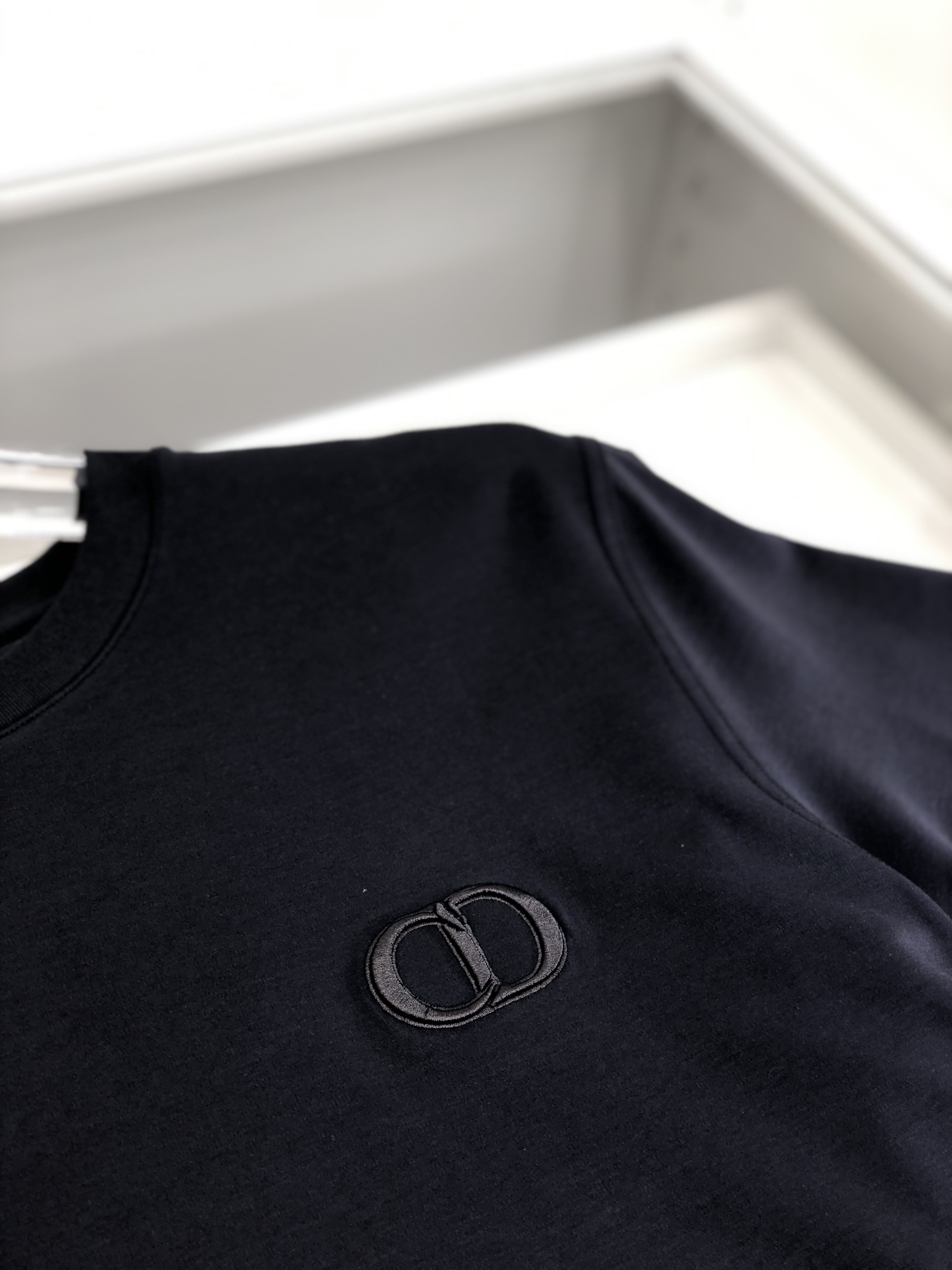 Dior2024春夏新款首发专柜最新款短袖圆领T恤高端订制设计前卫时尚！品牌logo重工艺设计高端定制丝