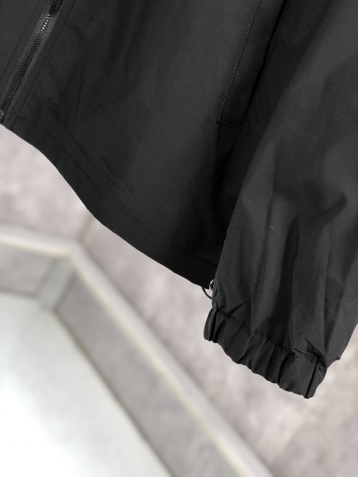 High-Quality Hood Jacket by F.D. Fendy: Stylish, Customizable, and Comfortable - 图片 3