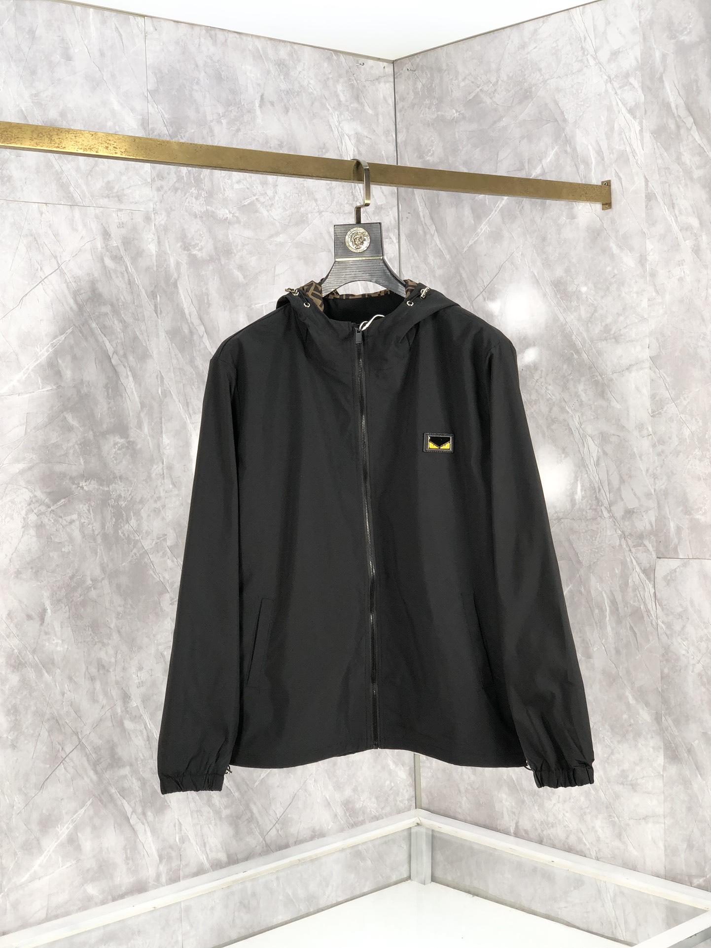 High-Quality Hood Jacket by F.D. Fendy: Stylish, Customizable, and Comfortable - 图片 1
