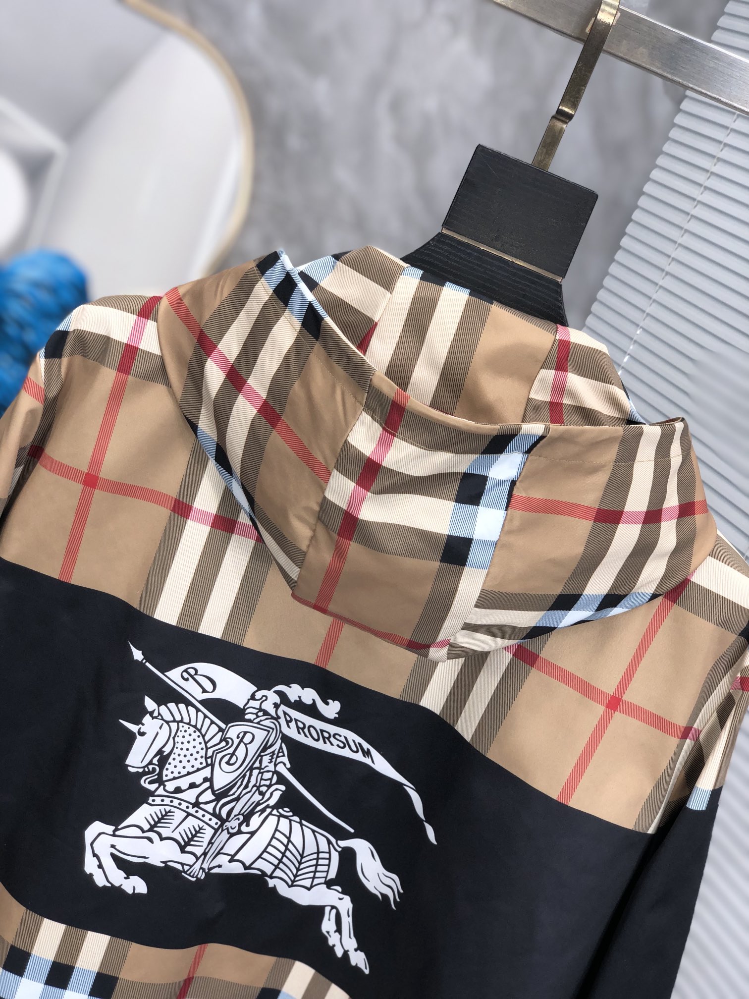 BURBERRY 2025 Autumn Winter High-Quality Hat Jacket Recommendation - 图片 9