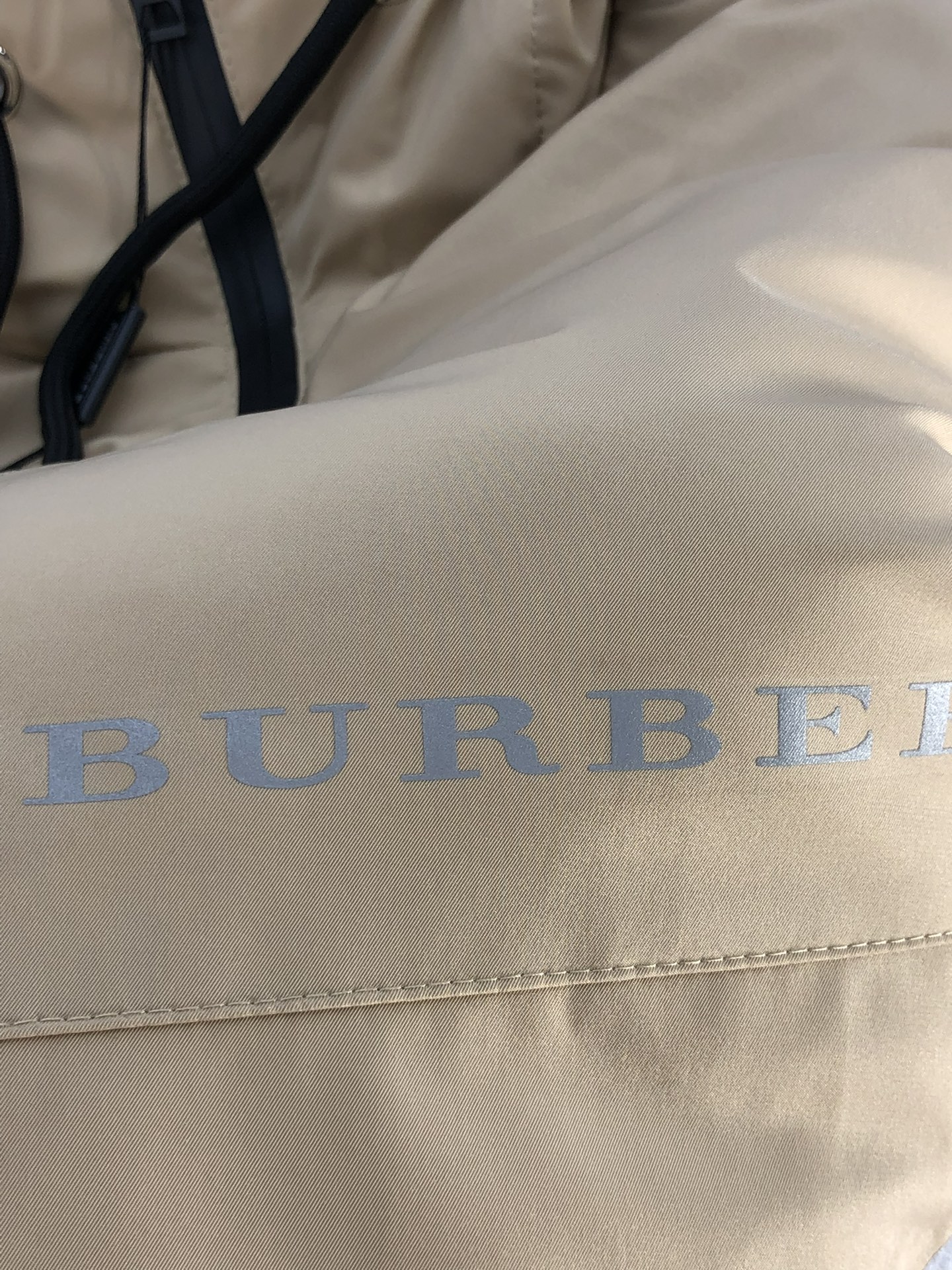 高品质顶级版本BURBERRY/巴宝莉男士连帽3M反光羽绒服英国皇室御用品牌！英国以及欧洲等国的高端限定