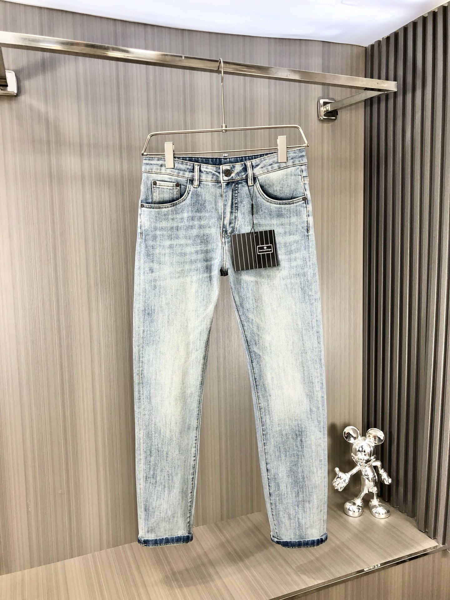 Zegna Men's Light Wash Denim Jeans - Soft, Comfortable, and Stylish 3 i1747218444115 282 0 0