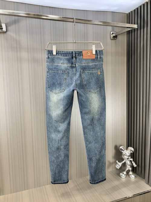 Pantalones Vaqueros para Hombre Moncler 2025 - Comodidad y Estilo Premium 1 Pantalones Vaqueros para Hombre Moncler 2025 - Comodidad y Estilo Premium