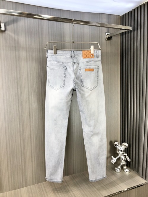 Louis Vuitton Heren Jeans - Lichte Wassing, Premium Denim, Comfortabele Pasvorm 1 Louis Vuitton Heren Jeans - Lichte Wassing, Premium Denim, Comfortabele Pasvorm