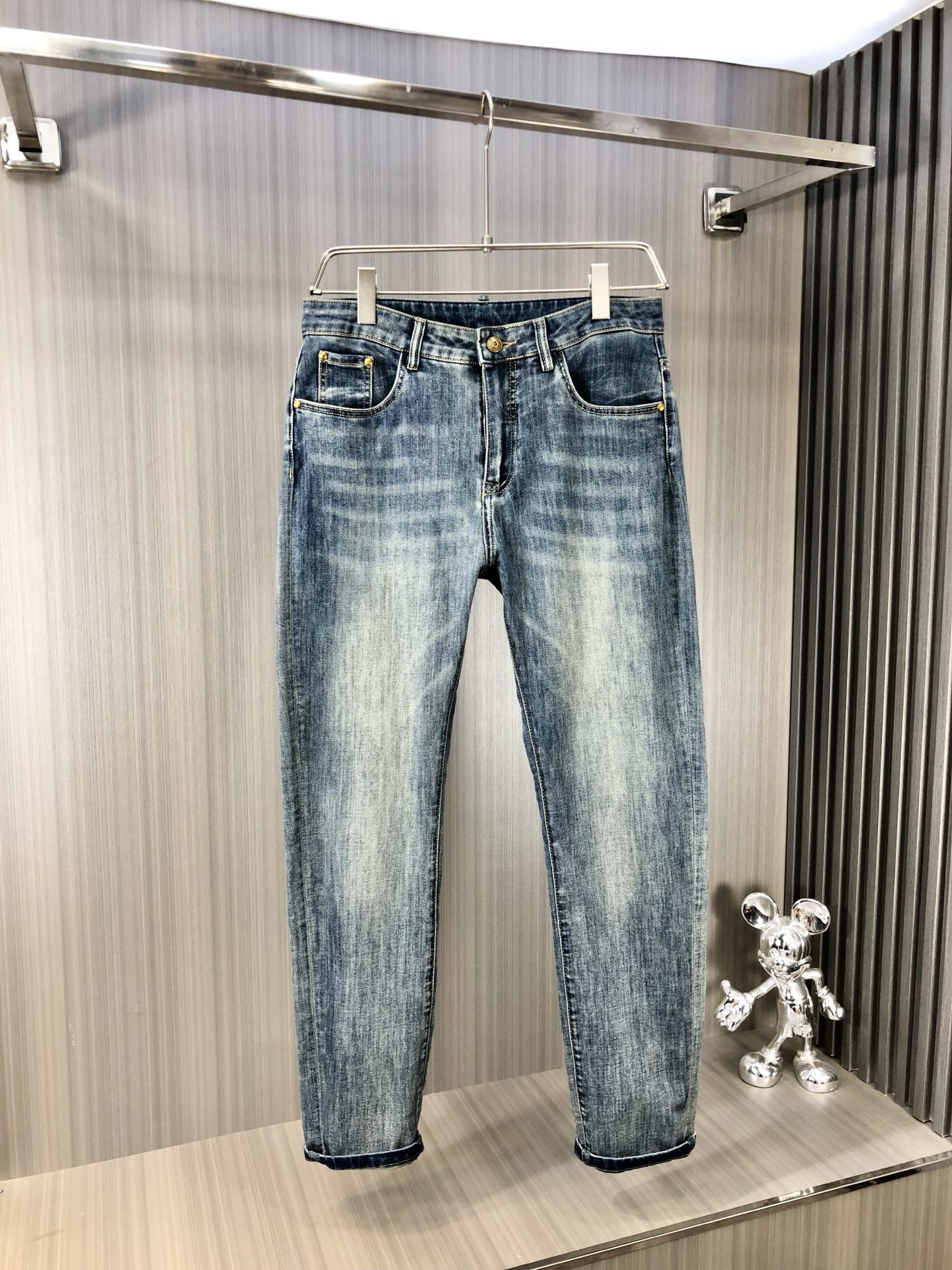 Balmain Men's 2025 Spring/Summer Jeans - Washed Denim, Soft & Comfortable 3 i1747218527870 2095 0 0