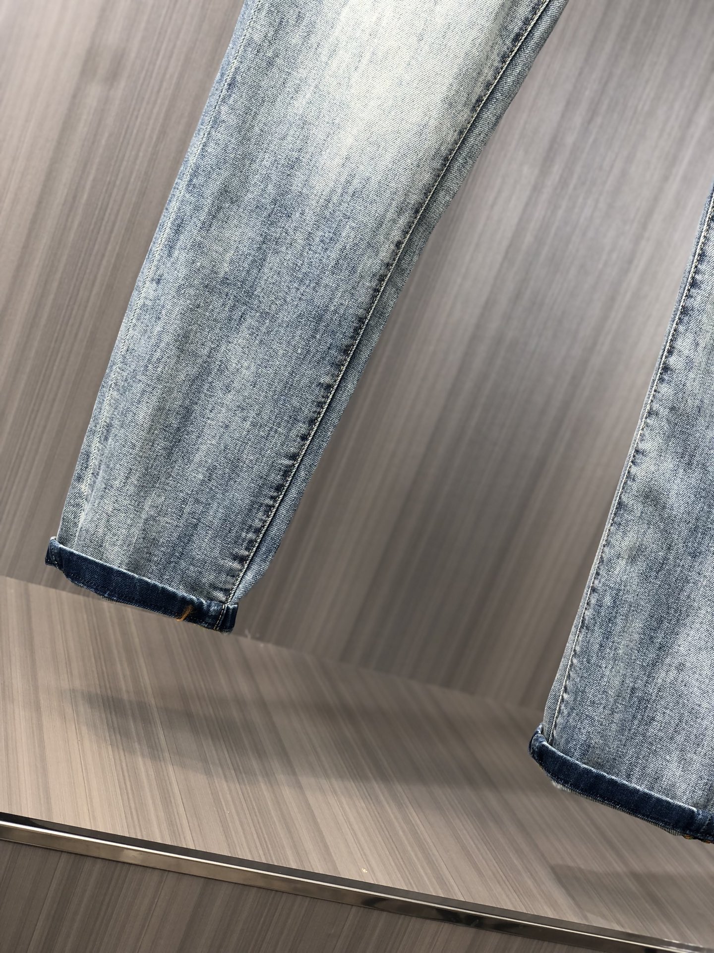 Louis Vuitton 2025 Spring-Summer Men's Jeans - Washed Denim, Comfortable Fit 6 i1747218879264 270 0 4