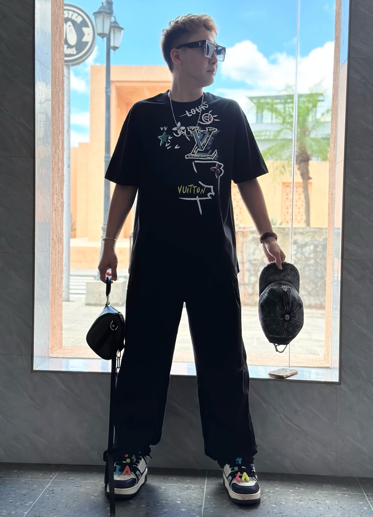 NO:467209,.Lv.2025ss Snake Year New Year Spring and Summer Boutique Short-sleeved T-shirts Official website synchronization High-end quality Customized top-grade pure cotton fabrics, 1:1 made by top manufacturers, D4 fashion brand heavy craft logo design, soft and delicate touch, skin-friendly and comfortable to wear, versatile and casual, the upper body is very good, handsome, trendy men's essential products S-2XL.s wear 175/130,,louis vuitton, T-shirt,tees, t-shirt,alexander wang19860909.Lv .2025ss蛇年贺岁款春夏精品短袖T恤 官网同步 高端品质 定制顶级纯棉面料,顶级大厂1:1制作,d4时尚大牌重工艺logo设计,手感柔软细腻 穿着亲肤舒适 百搭休闲 上身非常赞 帅气 潮男必备品 尺码S-2XL.s穿175/130,,louis vuitton,T-shirt,tees，t-shirt,alexander wang,Men's clothing