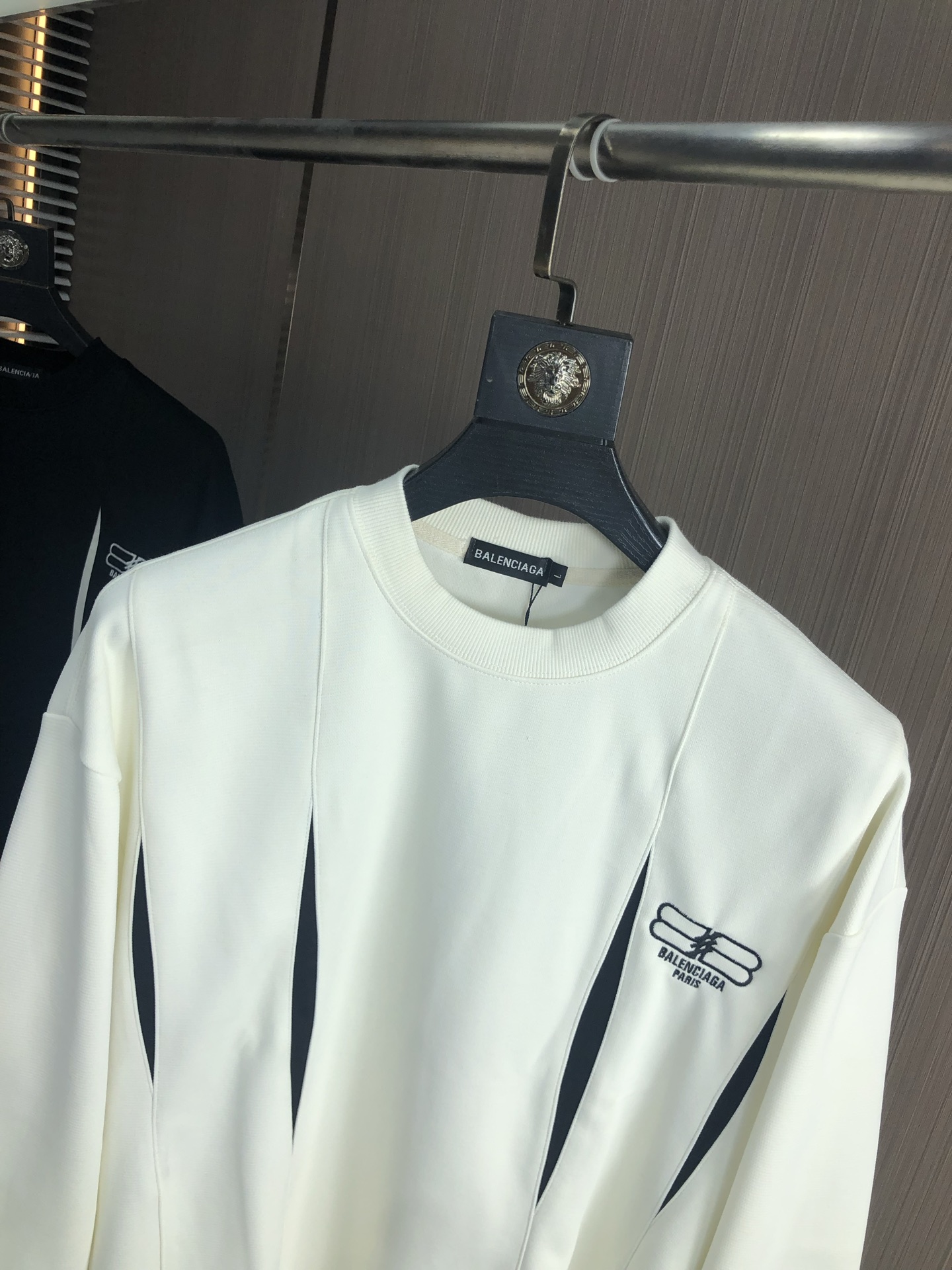 。巴黎世家 。2025秋冬新款字母logo针织棉卫衣T恤 渠道精品！都市系列产物，奢华程度满分的字母lo