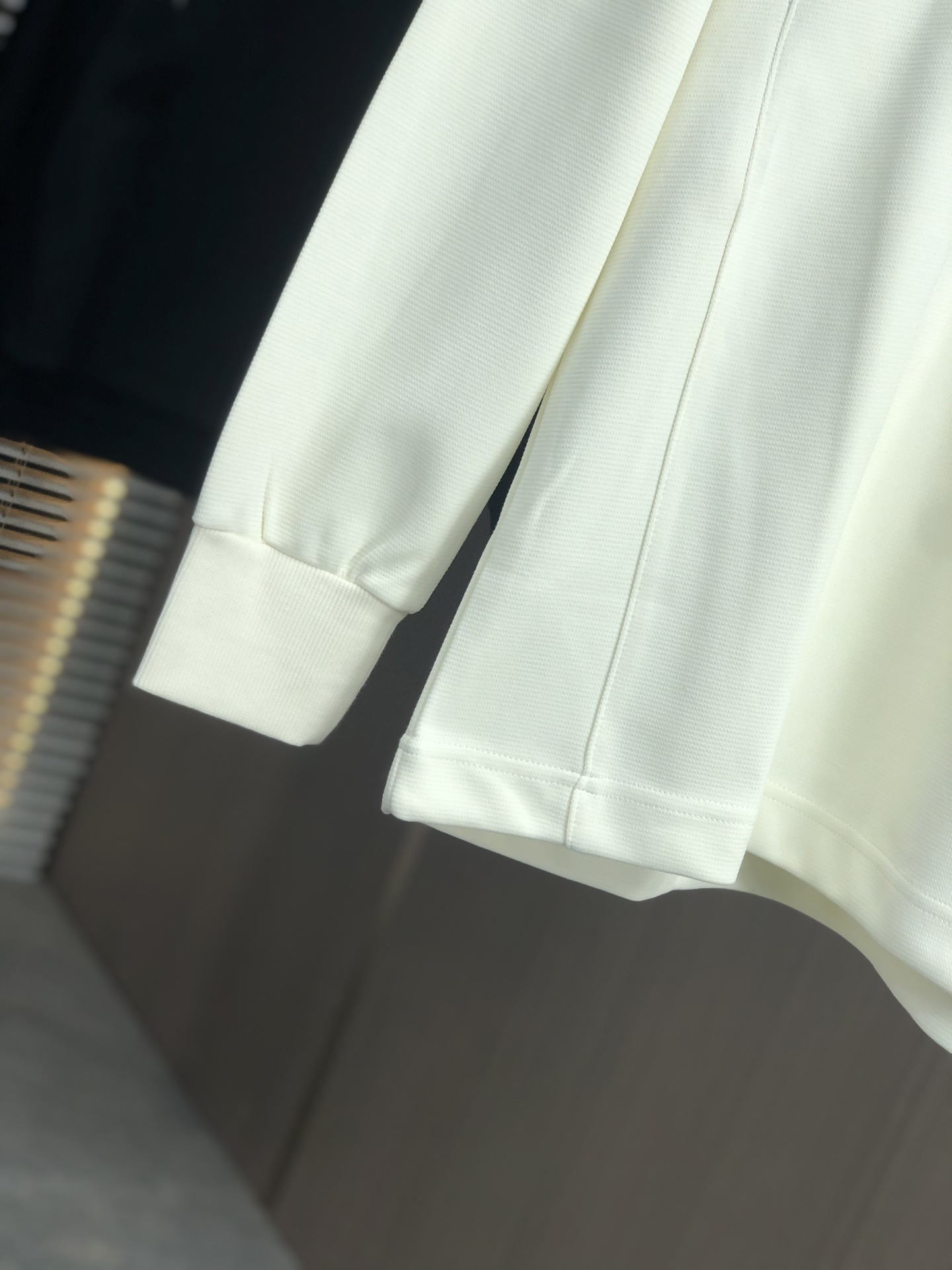 。巴黎世家 。2025秋冬新款字母logo针织棉卫衣T恤 渠道精品！都市系列产物，奢华程度满分的字母lo