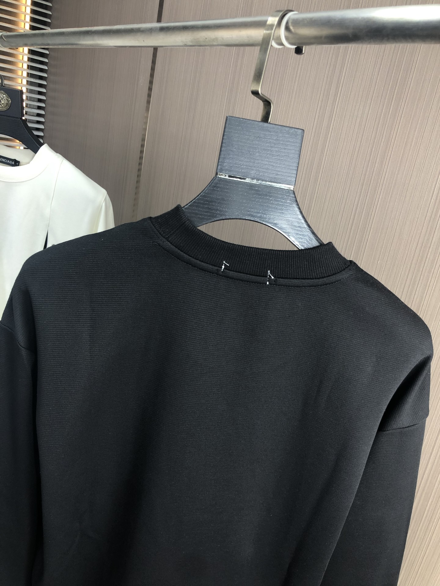 。巴黎世家。2025秋冬新款字母logo针织棉卫衣T恤 渠道精品！都市系列产物，奢华程度满分的字母log