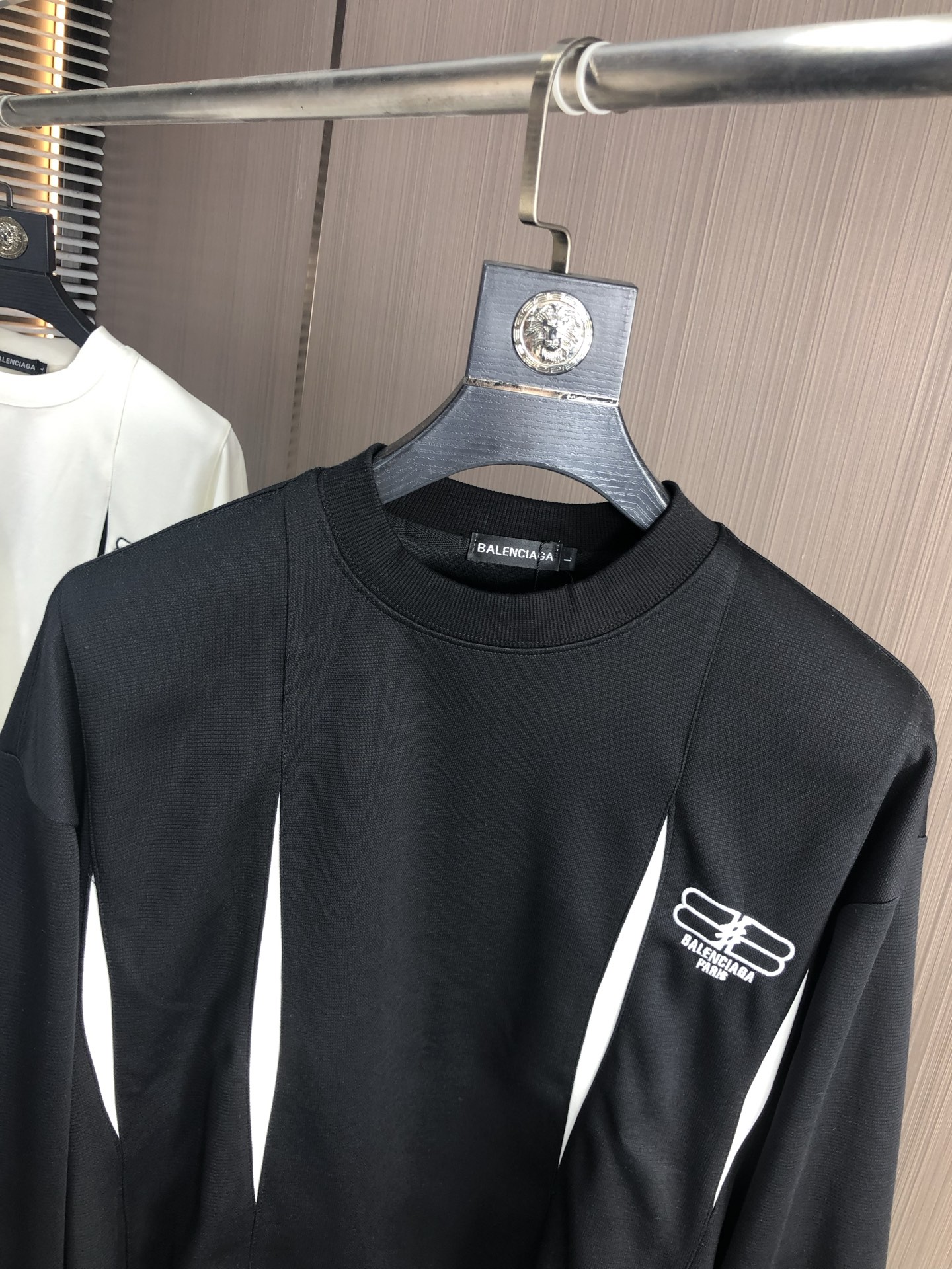 。巴黎世家。2025秋冬新款字母logo针织棉卫衣T恤 渠道精品！都市系列产物，奢华程度满分的字母log