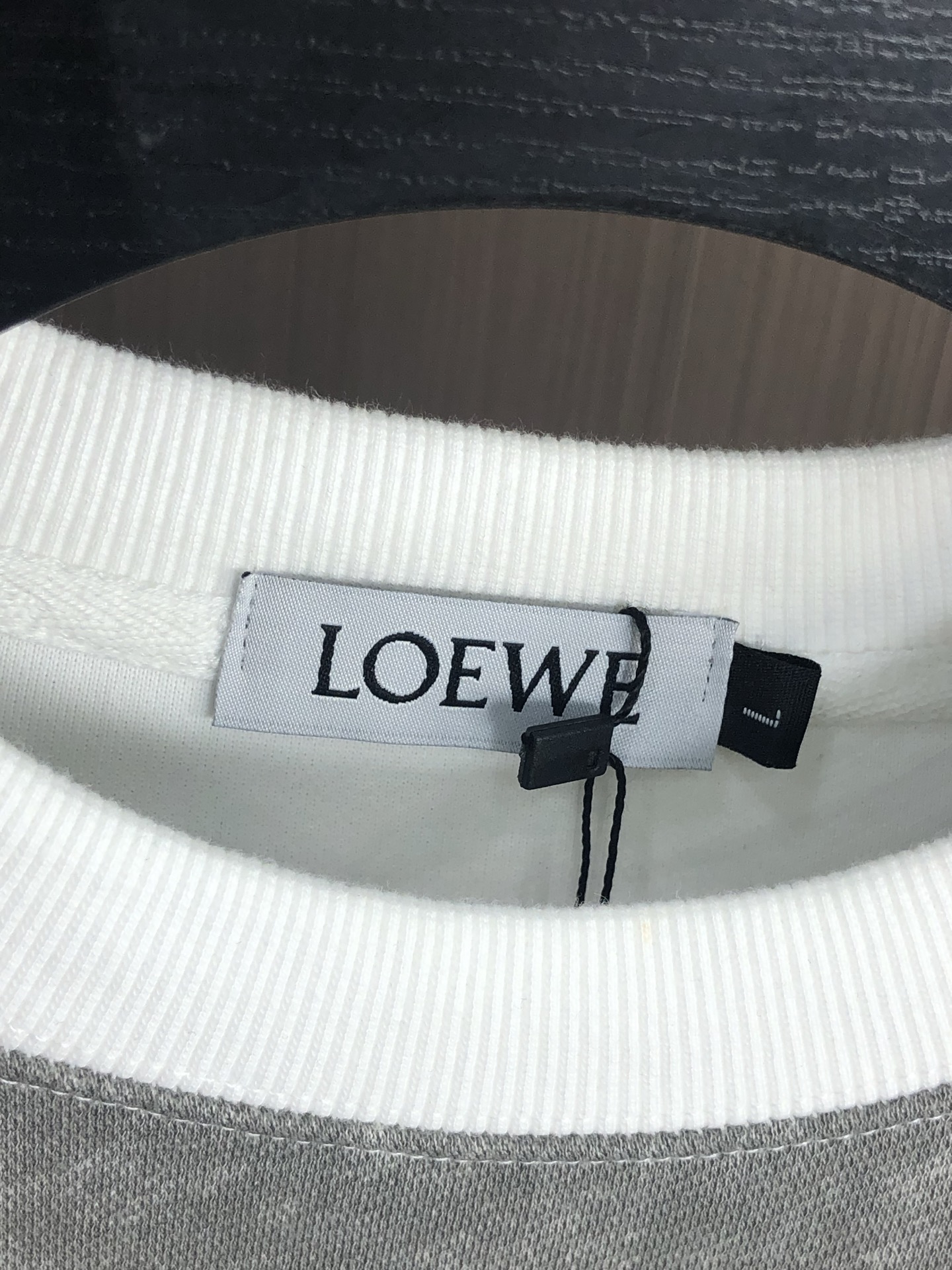 。罗意威。2025秋冬新款字母logo针织棉卫衣T恤 渠道精品！都市系列产物，奢华程度满分的字母logo