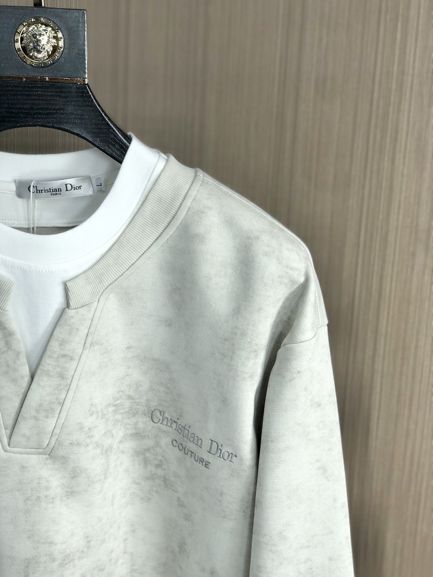 。Dior。2025秋冬新款字母logo针织棉卫衣T恤 渠道精品！都市系列产物，奢华程度满分的字母log