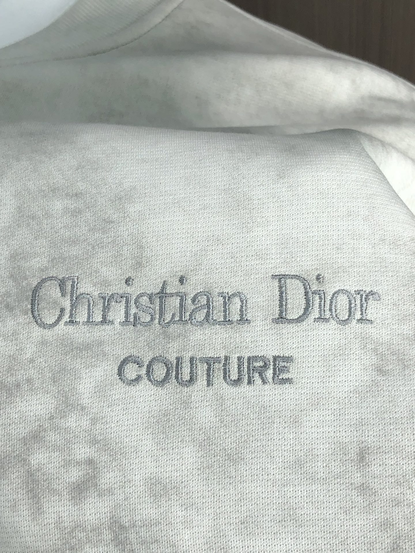 。Dior。2025秋冬新款字母logo针织棉卫衣T恤 渠道精品！都市系列产物，奢华程度满分的字母log