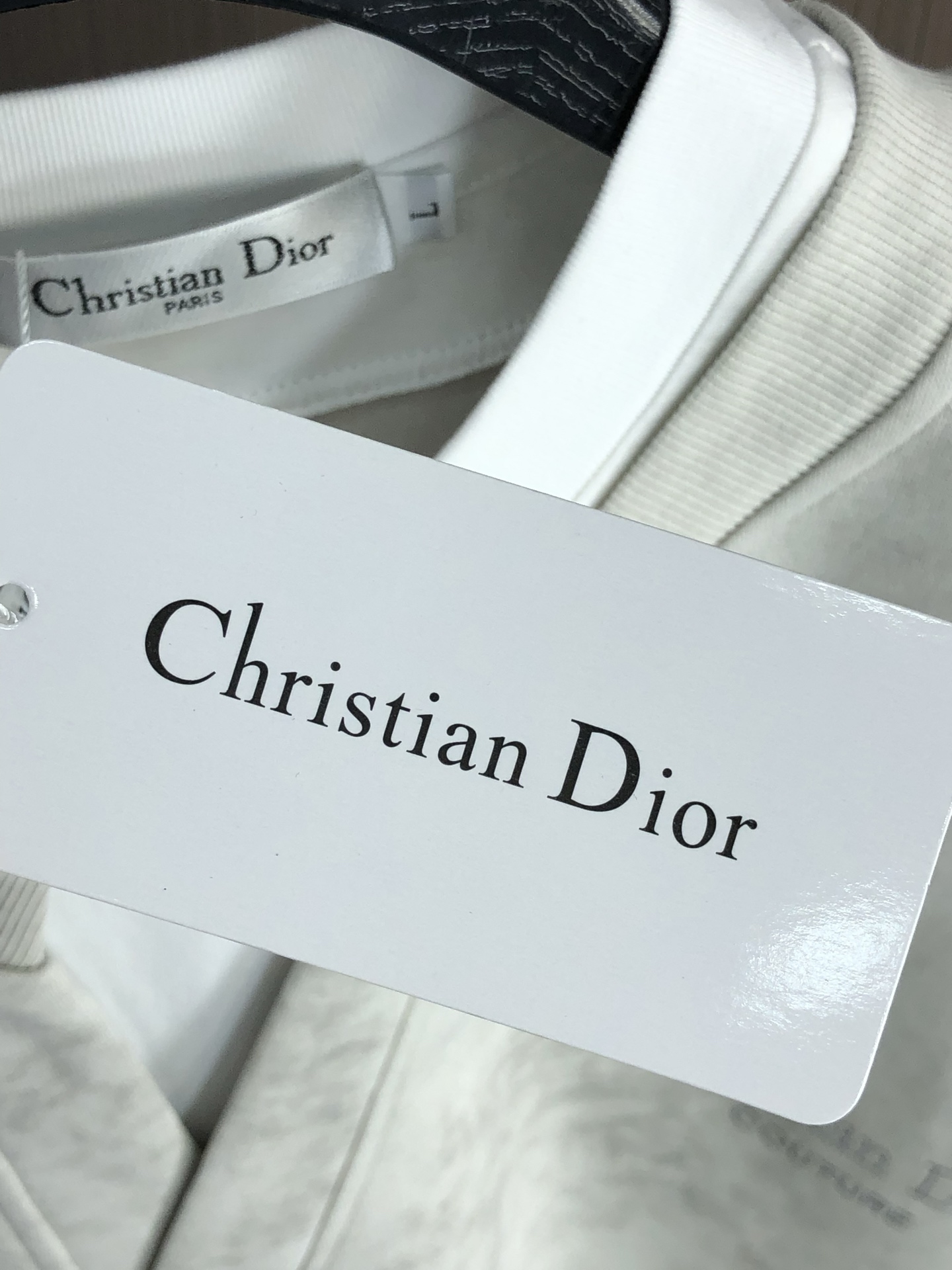 。Dior。2025秋冬新款字母logo针织棉卫衣T恤 渠道精品！都市系列产物，奢华程度满分的字母log