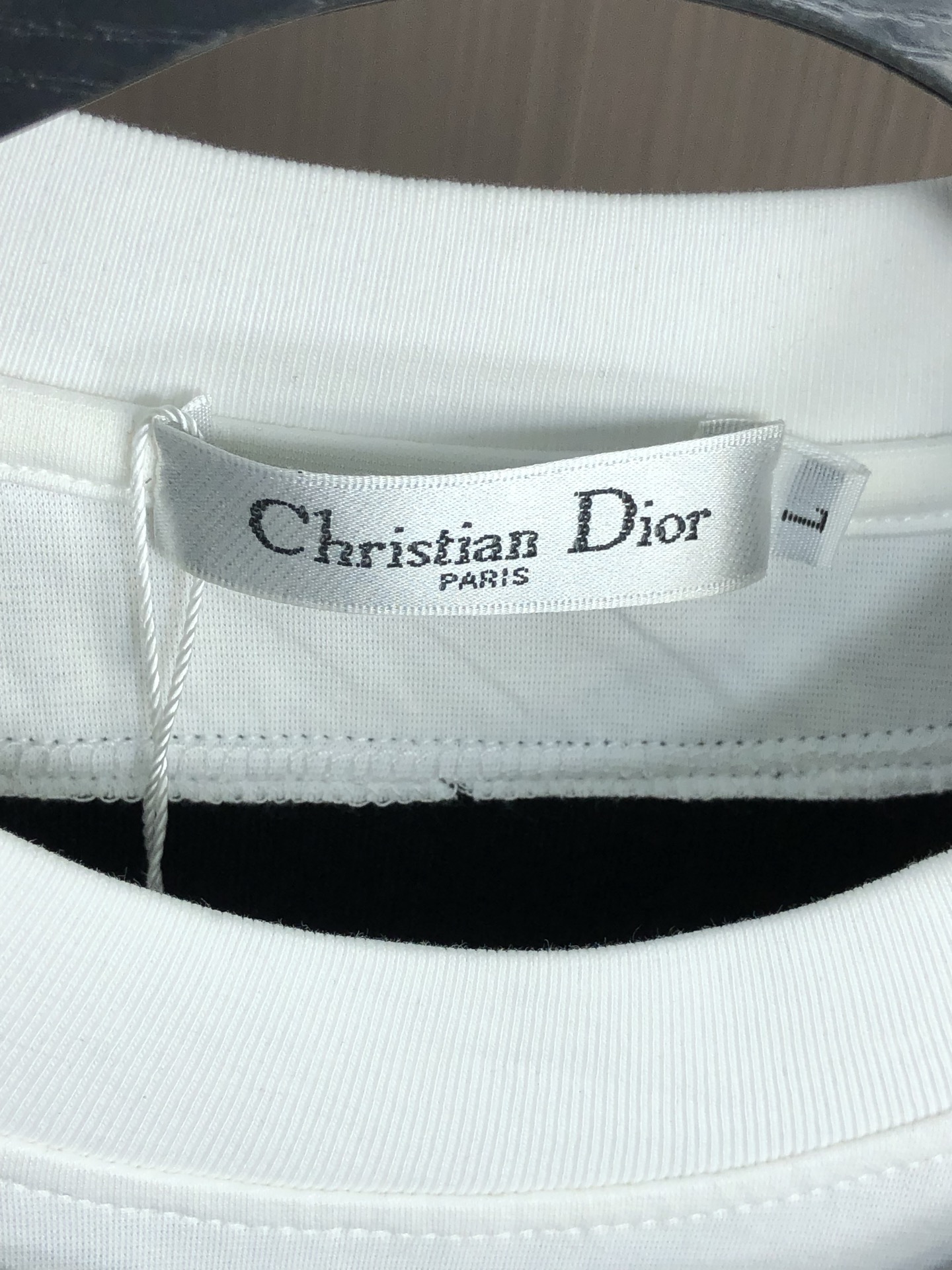 。Dior。2025秋冬新款字母logo针织棉卫衣T恤 渠道精品！都市系列产物，奢华程度满分的字母log