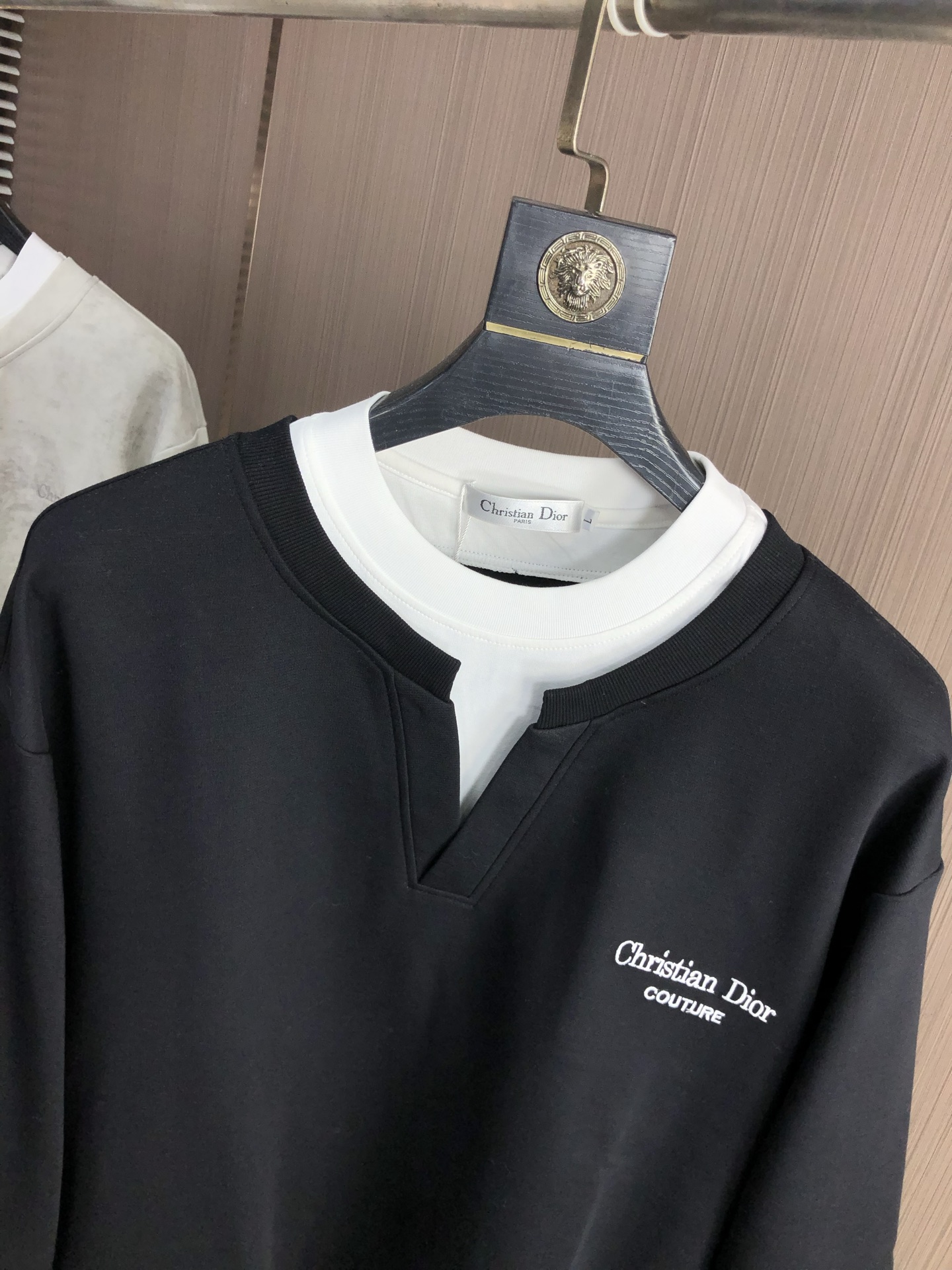 。Dior。2025秋冬新款字母logo针织棉卫衣T恤 渠道精品！都市系列产物，奢华程度满分的字母log