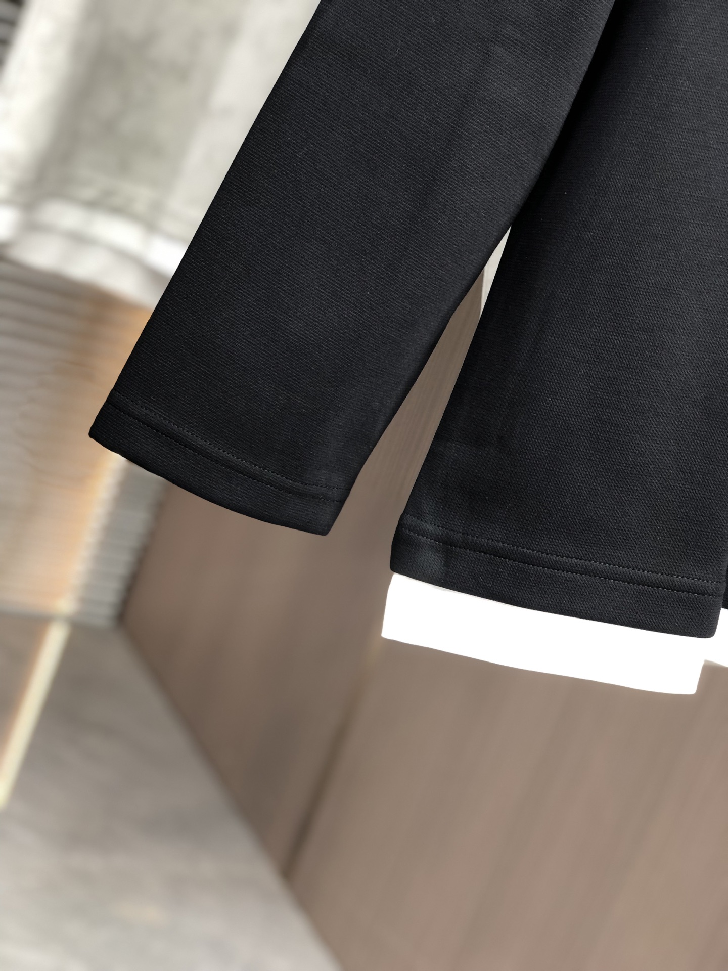 。Dior。2025秋冬新款字母logo针织棉卫衣T恤 渠道精品！都市系列产物，奢华程度满分的字母log