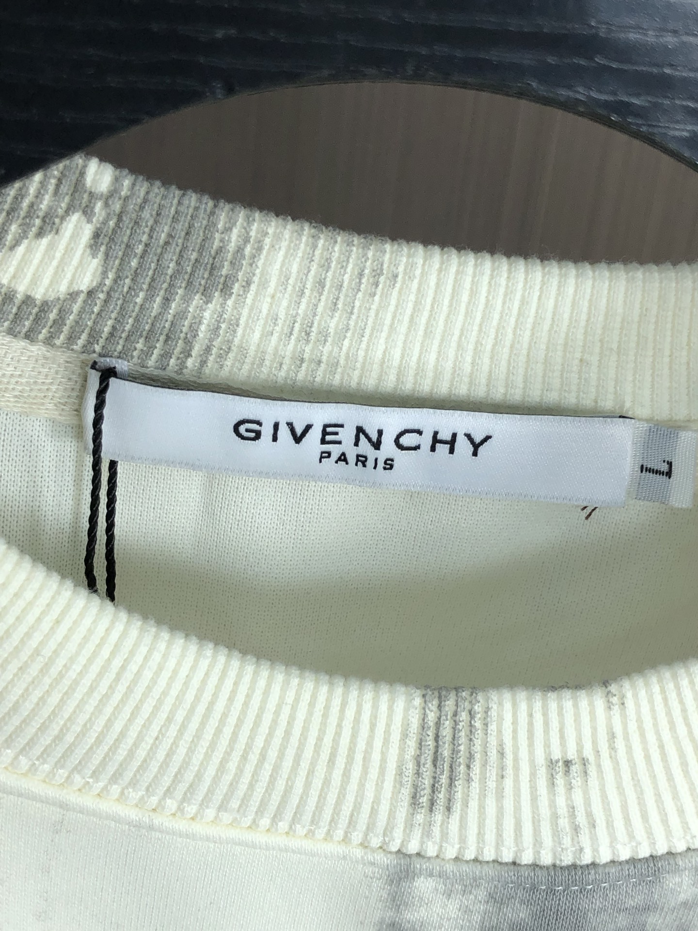 。纪梵希。2025秋冬新款字母logo针织棉卫衣T恤 渠道精品！都市系列产物，奢华程度满分的字母logo