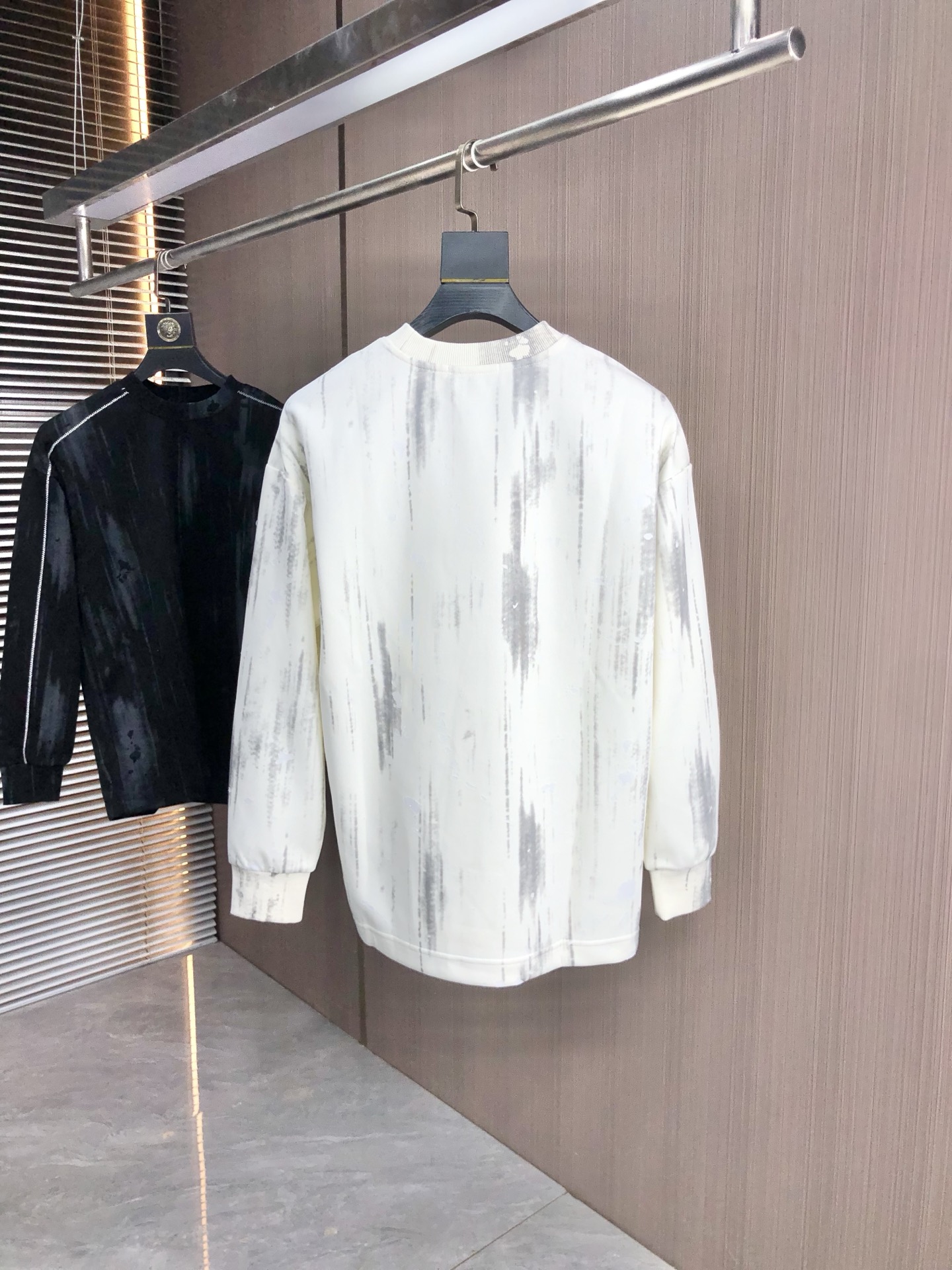 。纪梵希。2025秋冬新款字母logo针织棉卫衣T恤 渠道精品！都市系列产物，奢华程度满分的字母logo