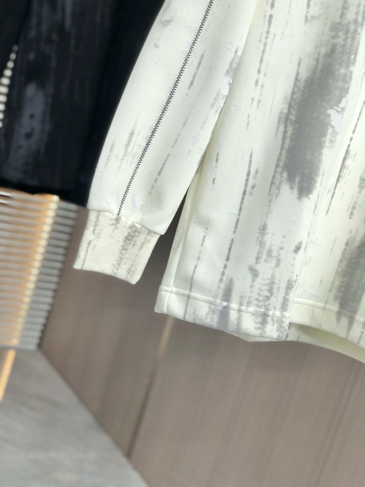 。纪梵希。2025秋冬新款字母logo针织棉卫衣T恤 渠道精品！都市系列产物，奢华程度满分的字母logo