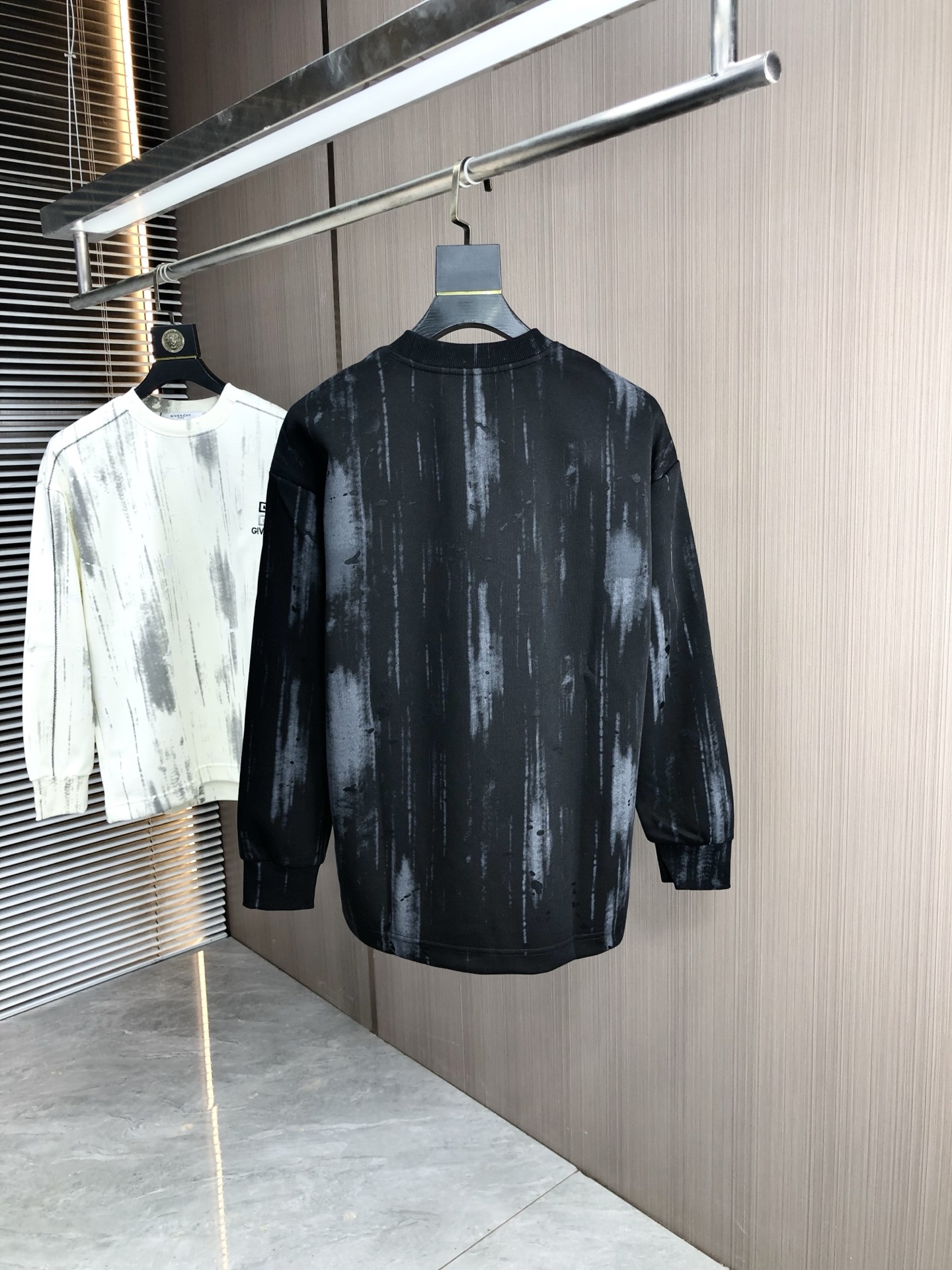 。纪梵希。2025秋冬新款字母logo针织棉卫衣T恤 渠道精品！都市系列产物，奢华程度满分的字母logo