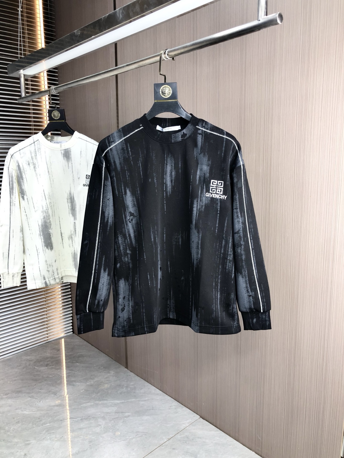 。纪梵希。2025秋冬新款字母logo针织棉卫衣T恤 渠道精品！都市系列产物，奢华程度满分的字母logo