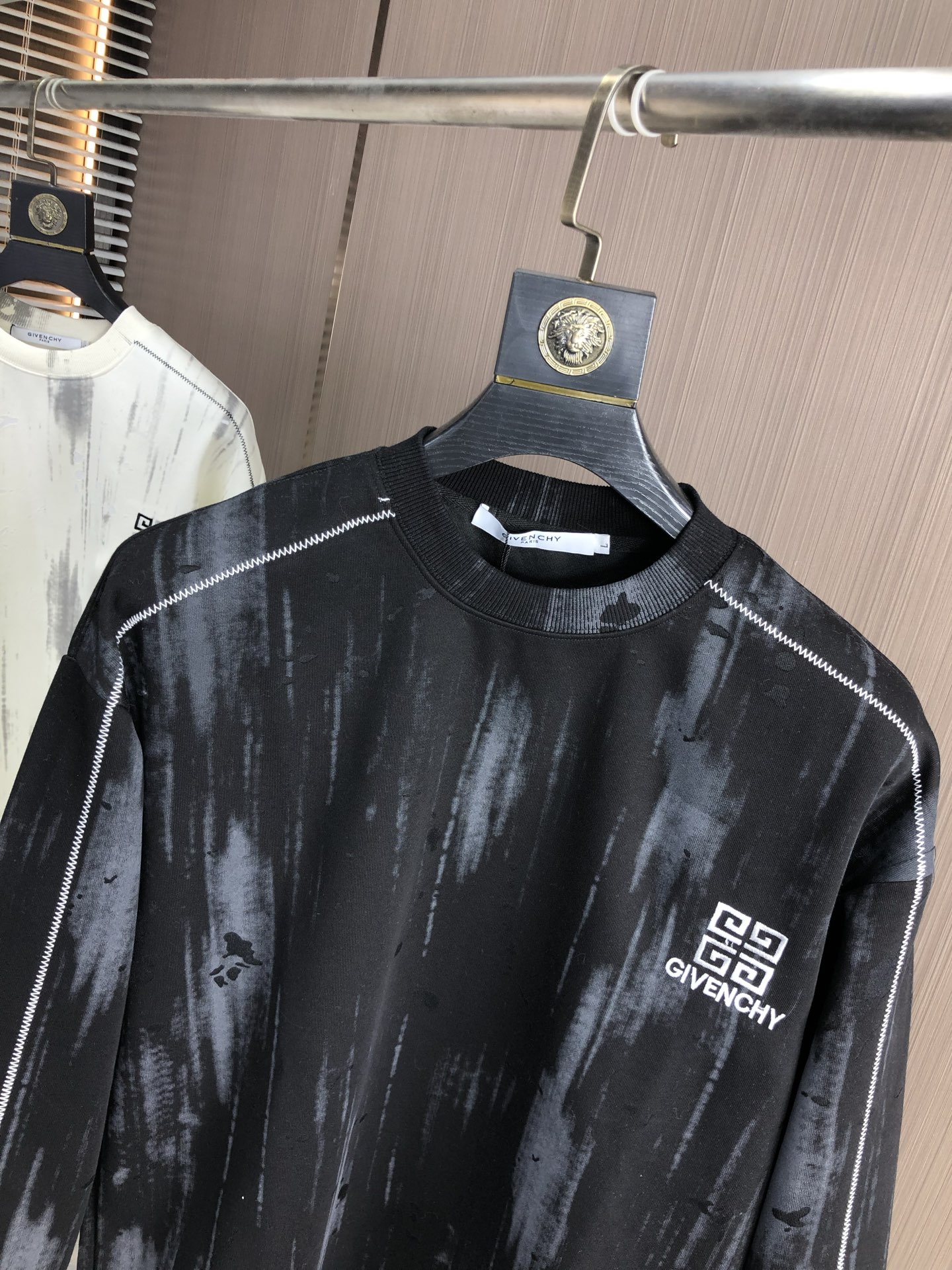 。纪梵希。2025秋冬新款字母logo针织棉卫衣T恤 渠道精品！都市系列产物，奢华程度满分的字母logo