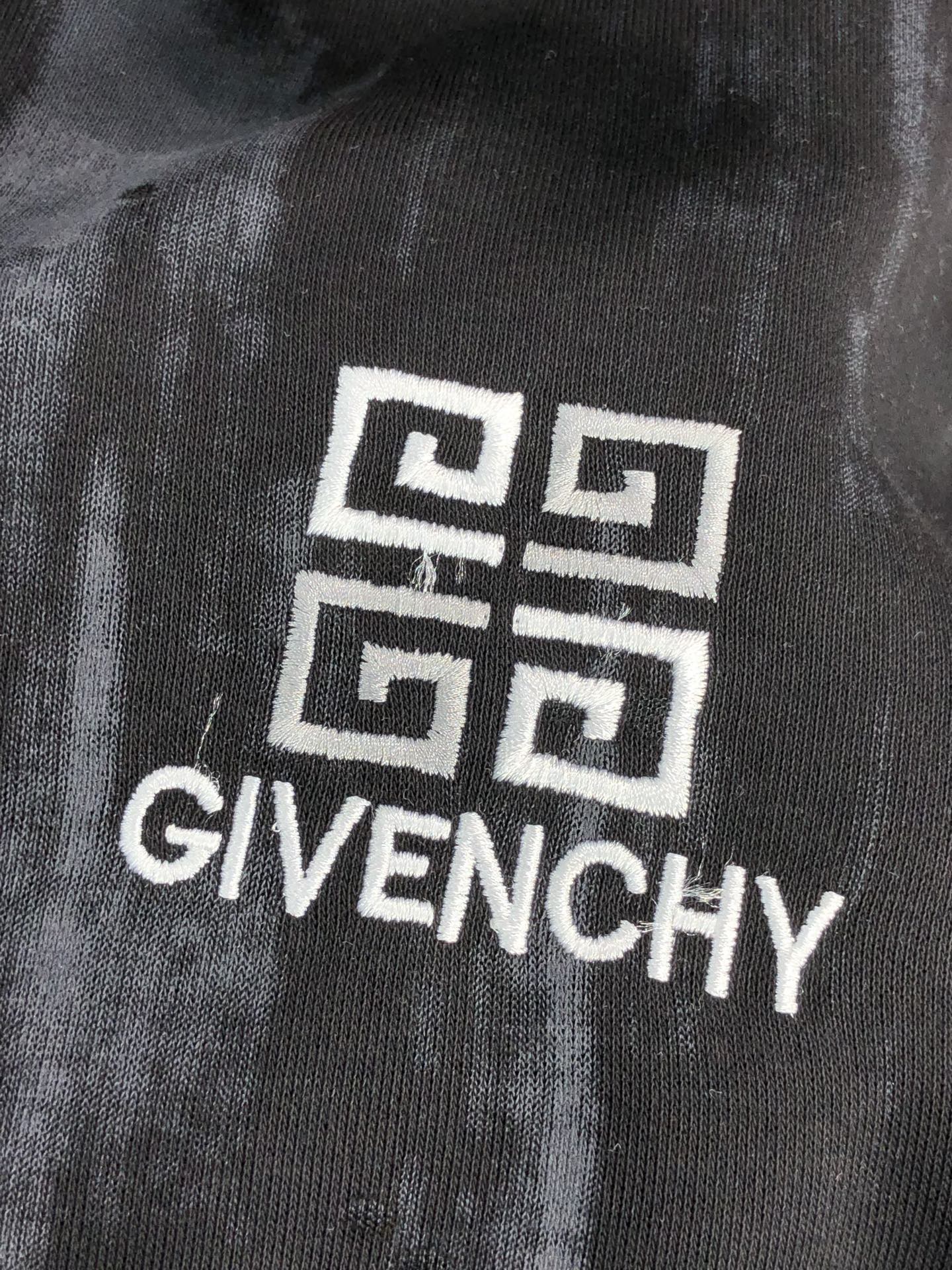 。纪梵希。2025秋冬新款字母logo针织棉卫衣T恤 渠道精品！都市系列产物，奢华程度满分的字母logo