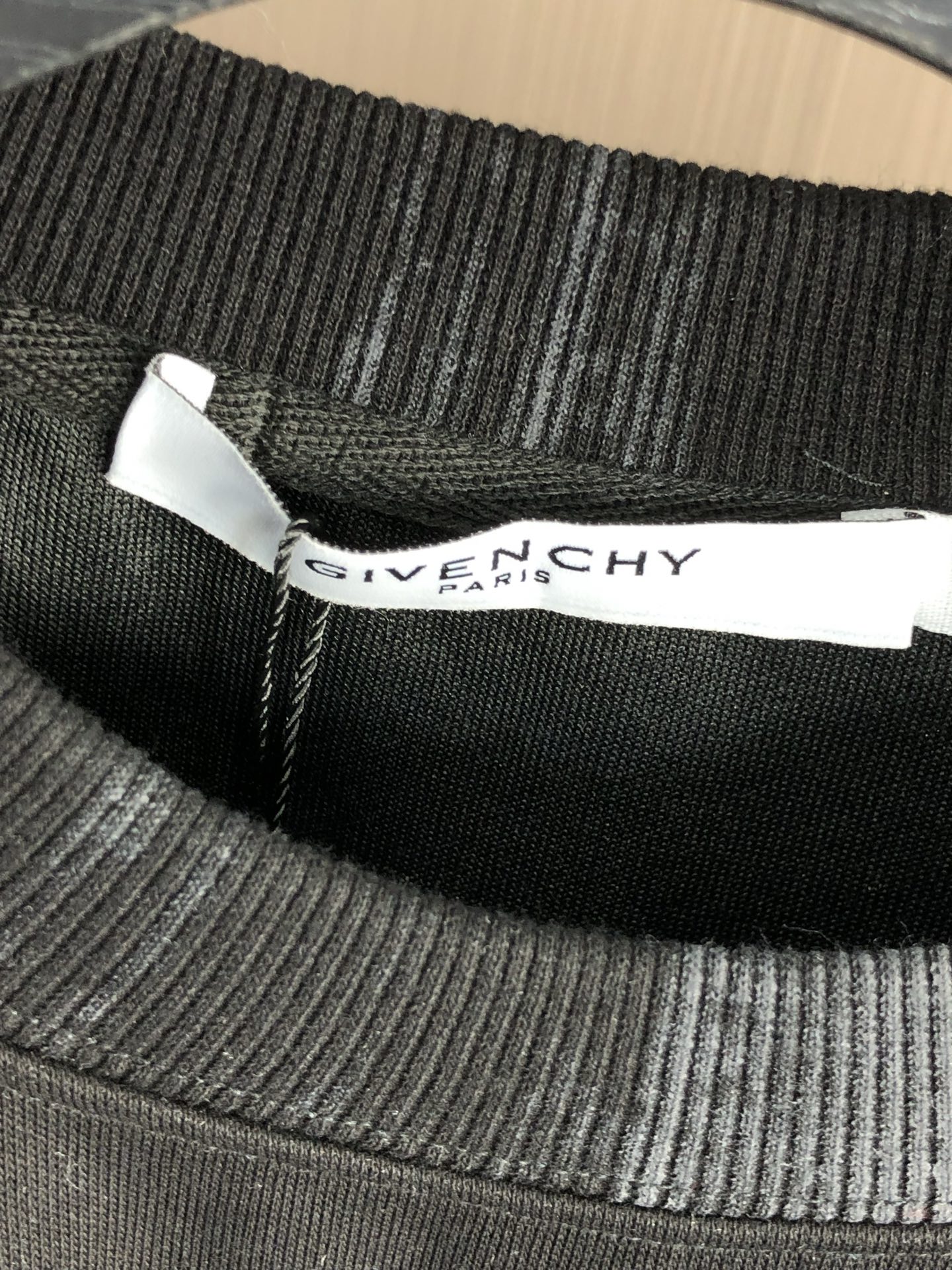 。纪梵希。2025秋冬新款字母logo针织棉卫衣T恤 渠道精品！都市系列产物，奢华程度满分的字母logo