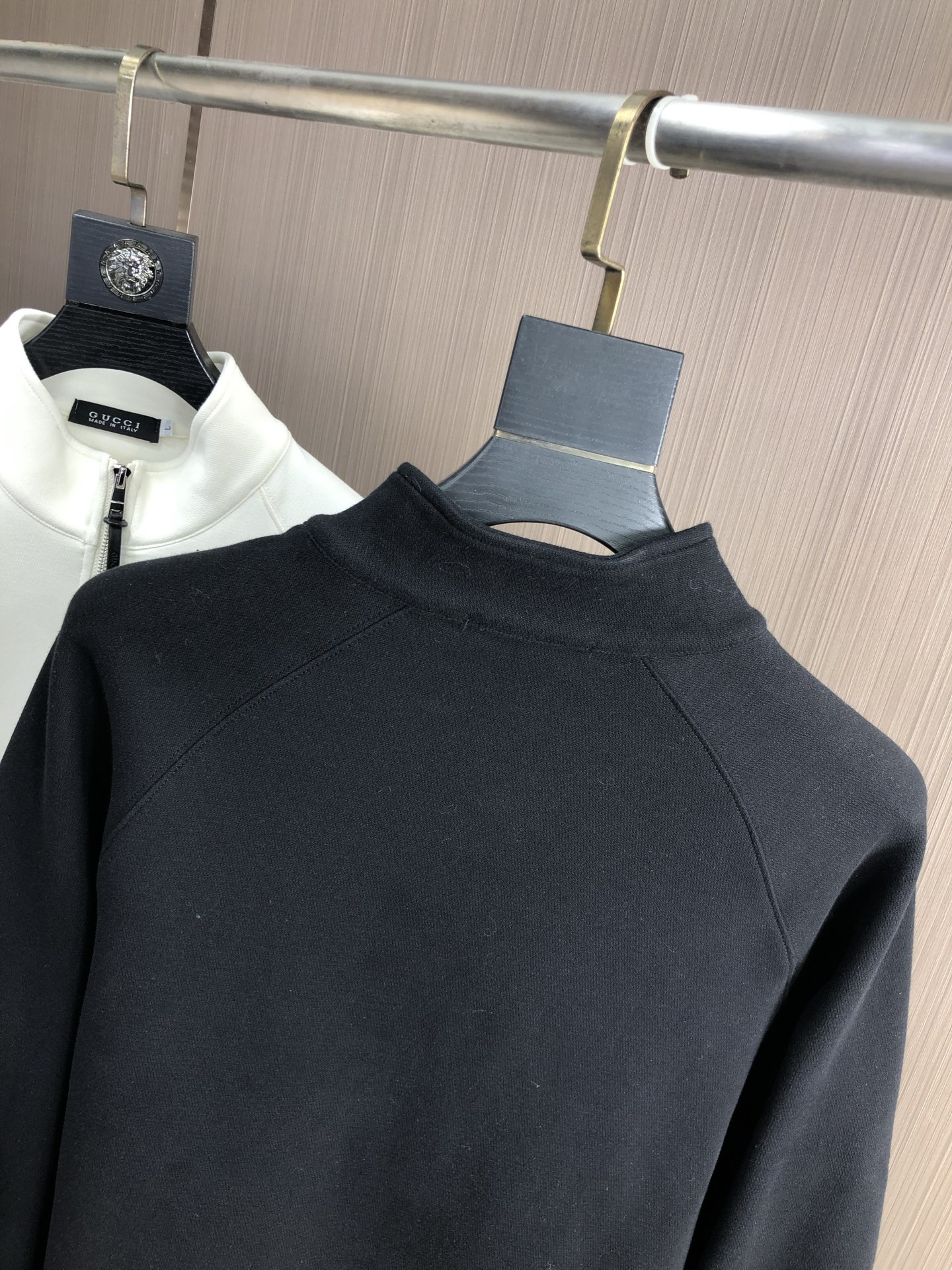 。Gucci。2025秋冬新款字母logo针织棉卫衣T恤 渠道精品！都市系列产物，奢华程度满分的字母lo