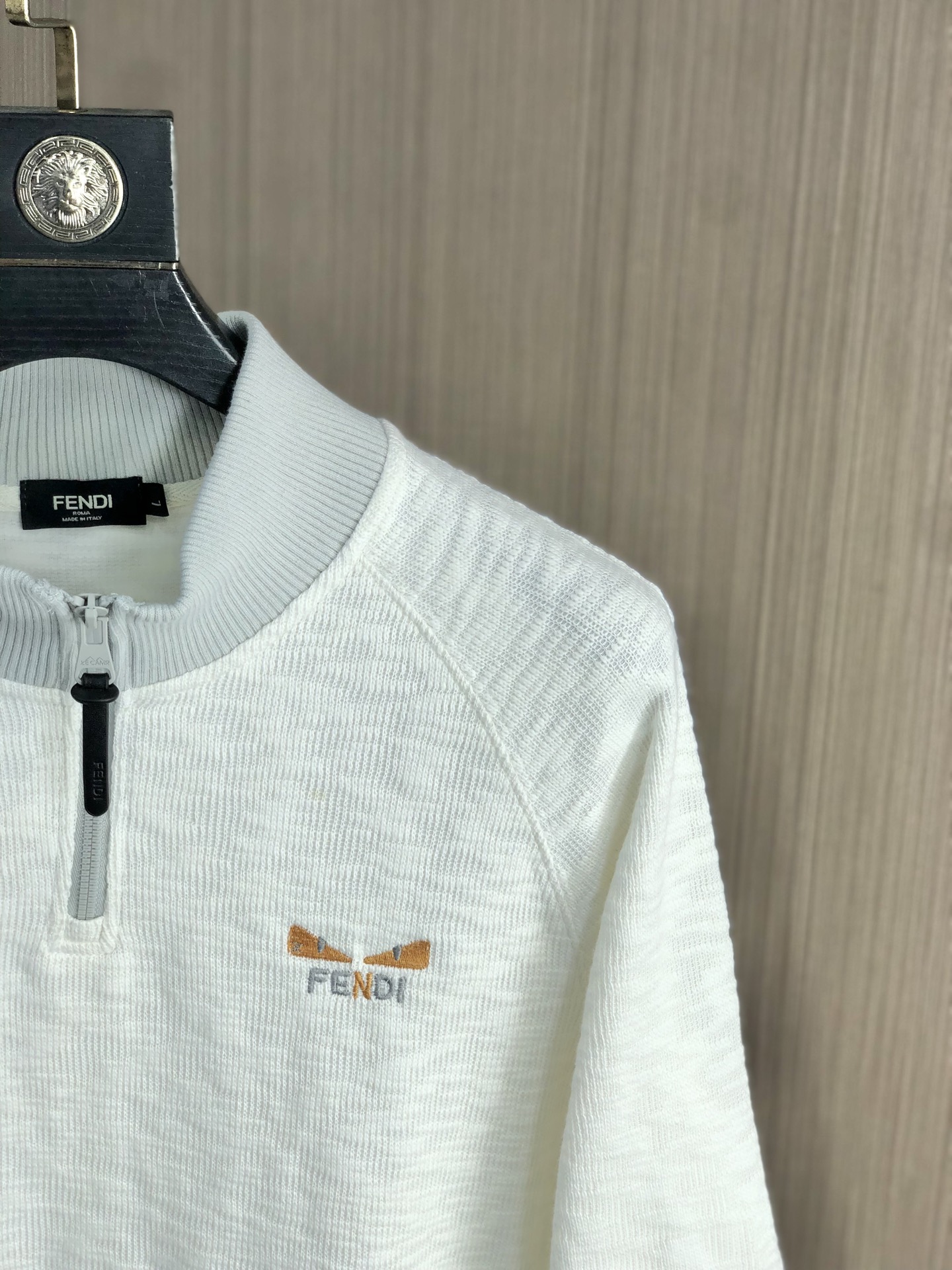 。芬迪。2025秋冬新款字母logo针织棉卫衣T恤 渠道精品！都市系列产物，奢华程度满分的字母logo元