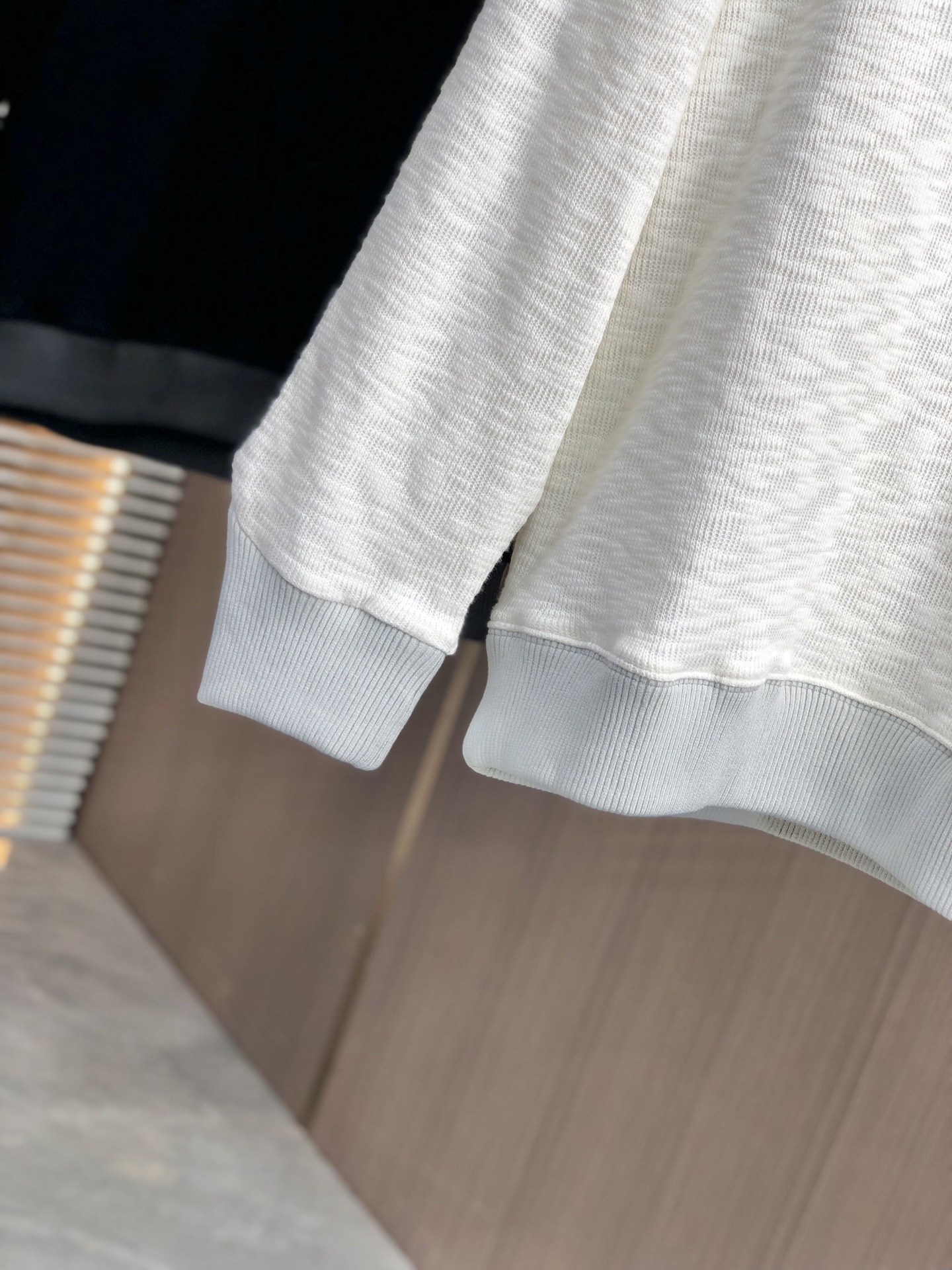 。芬迪。2025秋冬新款字母logo针织棉卫衣T恤 渠道精品！都市系列产物，奢华程度满分的字母logo元