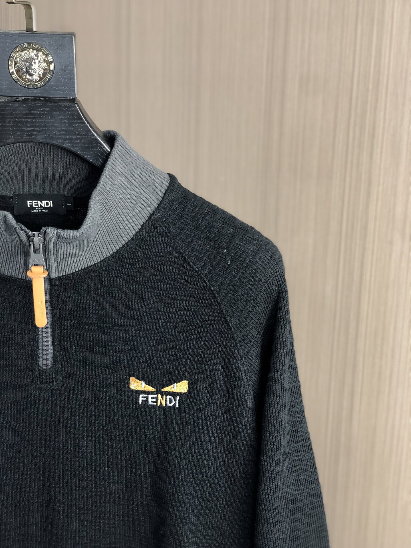 。芬迪。2025秋冬新款字母logo针织棉卫衣T恤 渠道精品！都市系列产物，奢华程度满分的字母logo元