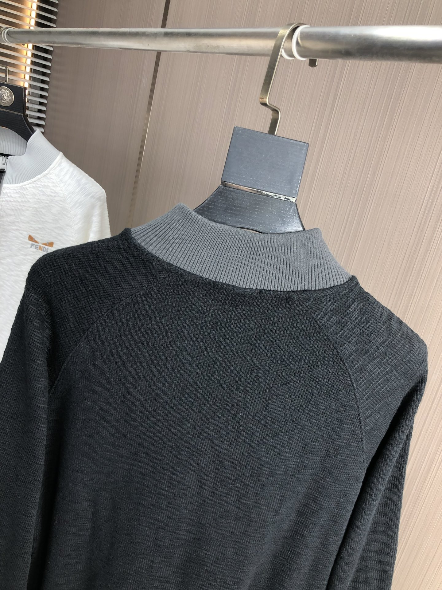 。芬迪。2025秋冬新款字母logo针织棉卫衣T恤 渠道精品！都市系列产物，奢华程度满分的字母logo元