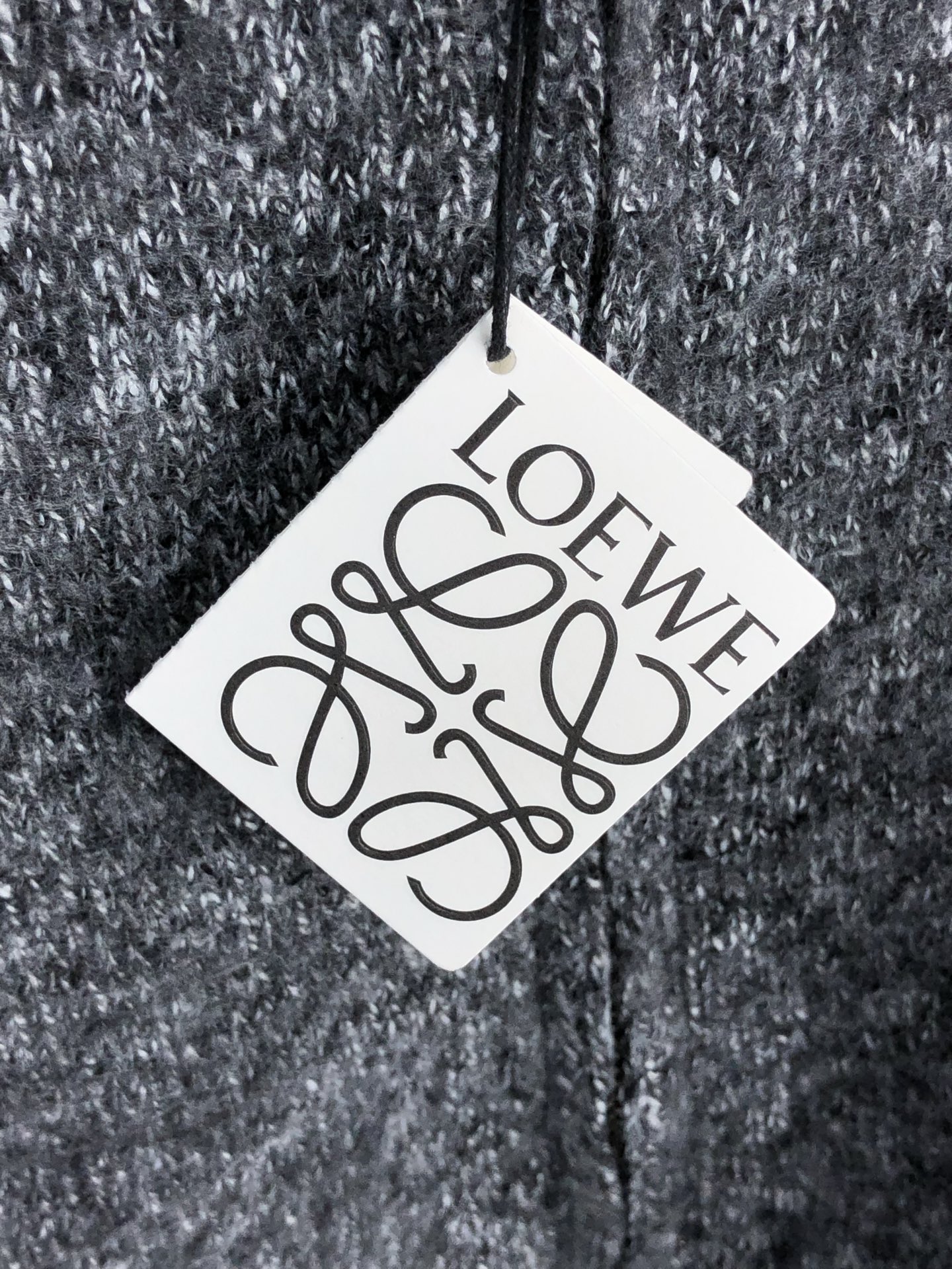 。罗意威。2025秋冬针织毛衣连帽开衫顶级进口针织棉面料 采用进口编织机制造 亲肤不扎身 不起球 手感很