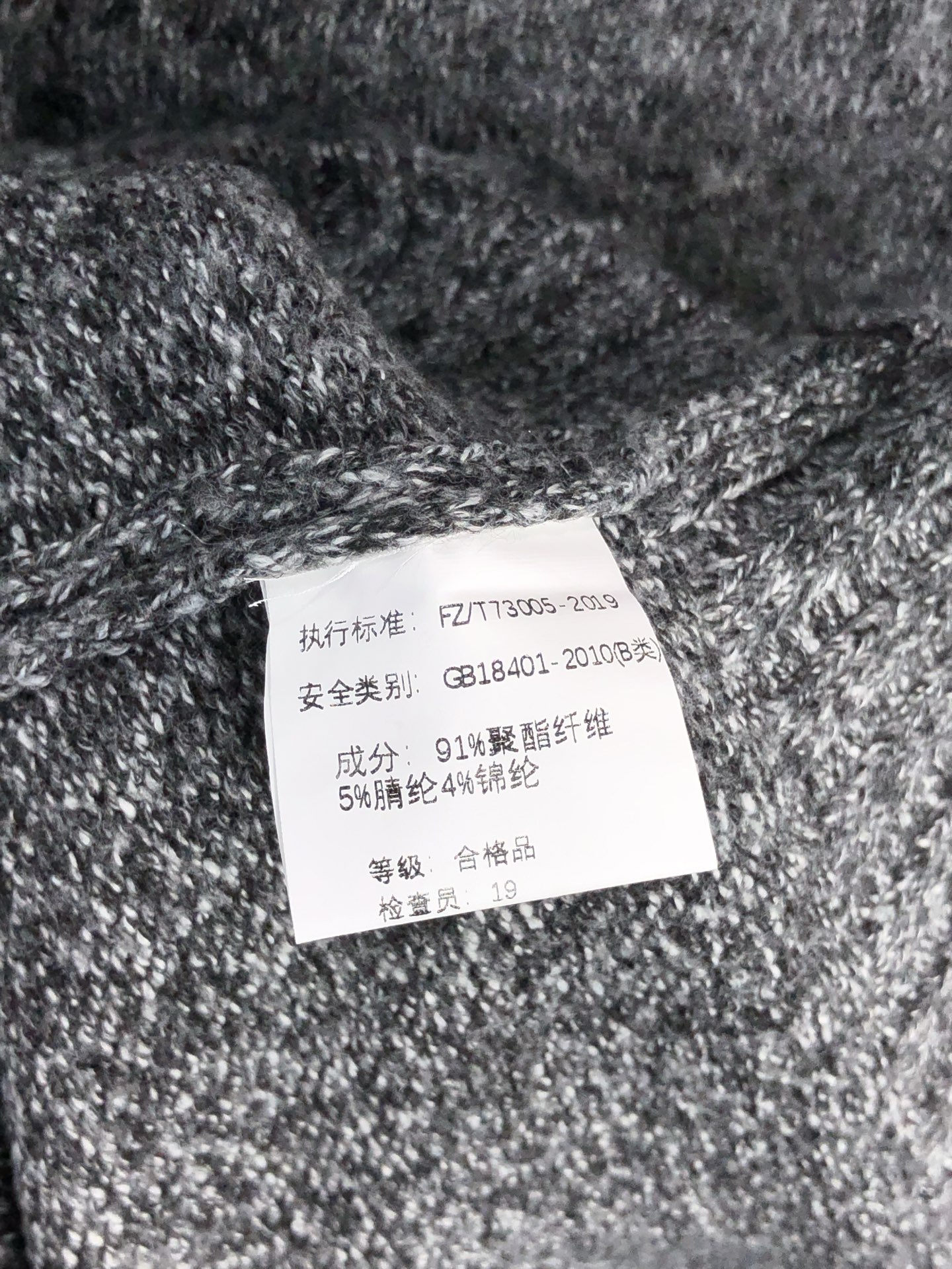 。罗意威。2025秋冬针织毛衣连帽开衫顶级进口针织棉面料 采用进口编织机制造 亲肤不扎身 不起球 手感很
