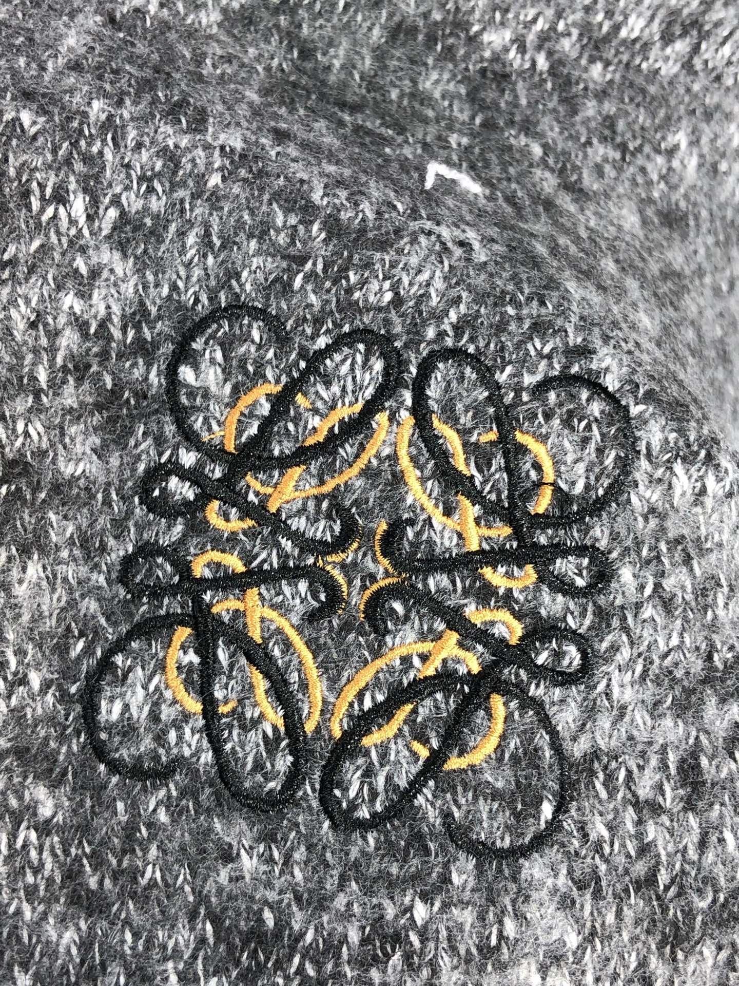 。罗意威。2025秋冬针织毛衣连帽开衫顶级进口针织棉面料 采用进口编织机制造 亲肤不扎身 不起球 手感很