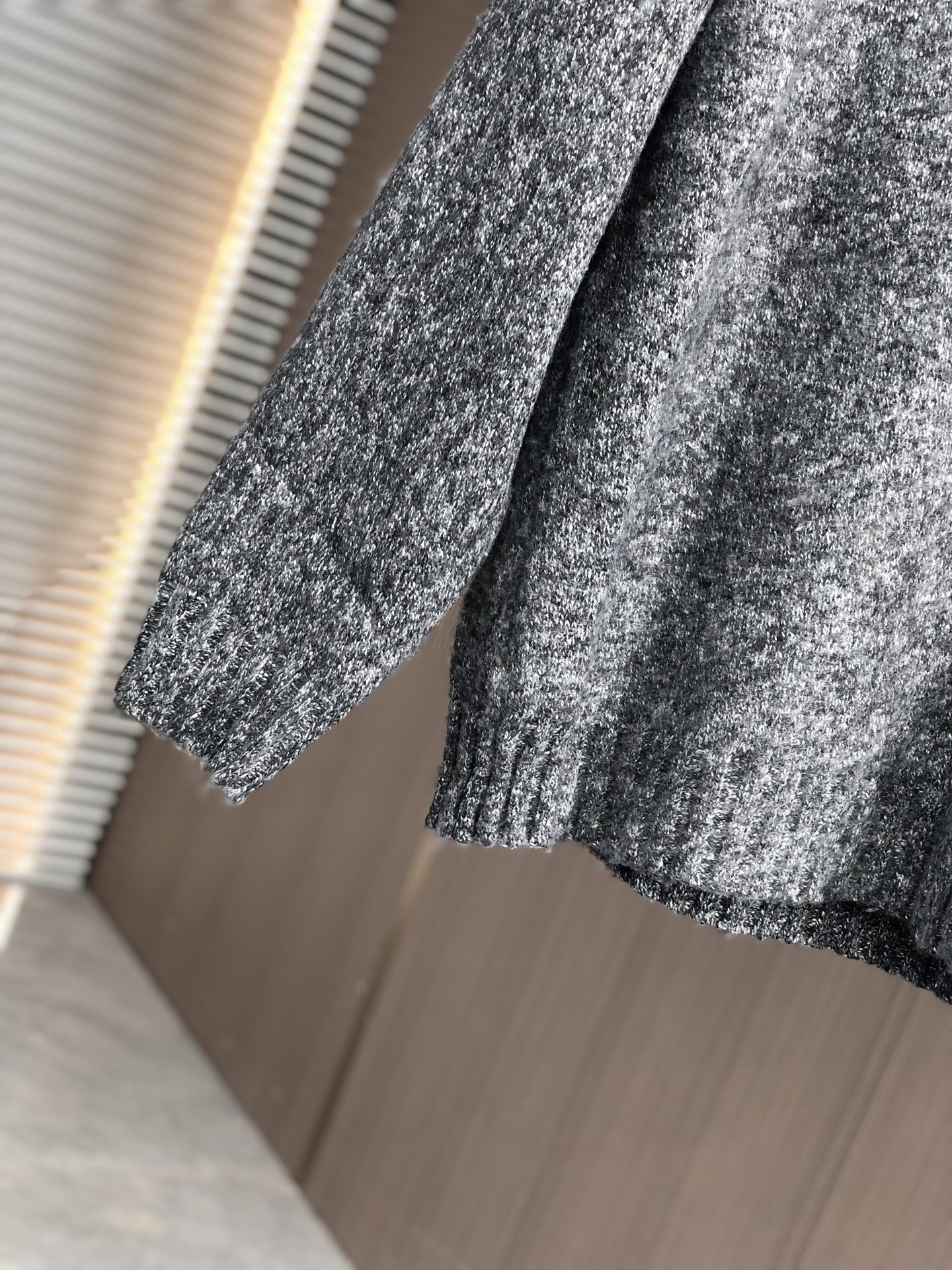 。罗意威。2025秋冬针织毛衣连帽开衫顶级进口针织棉面料 采用进口编织机制造 亲肤不扎身 不起球 手感很