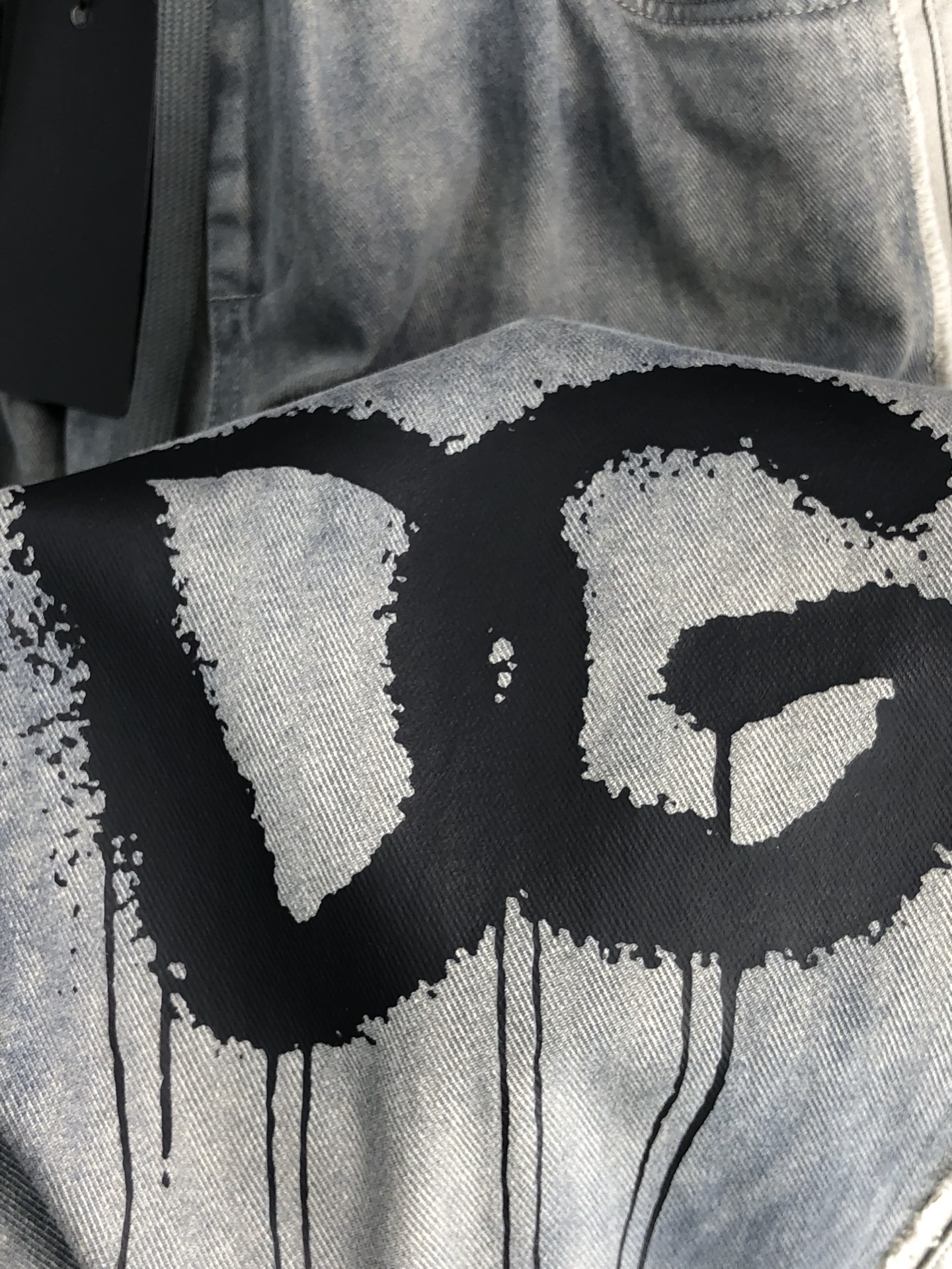 。D&G。2025秋冬季新款休闲工装牛仔裤 时尚休闲 休闲版型 微弹力面料 面料舒适柔软，突破常规牛仔的